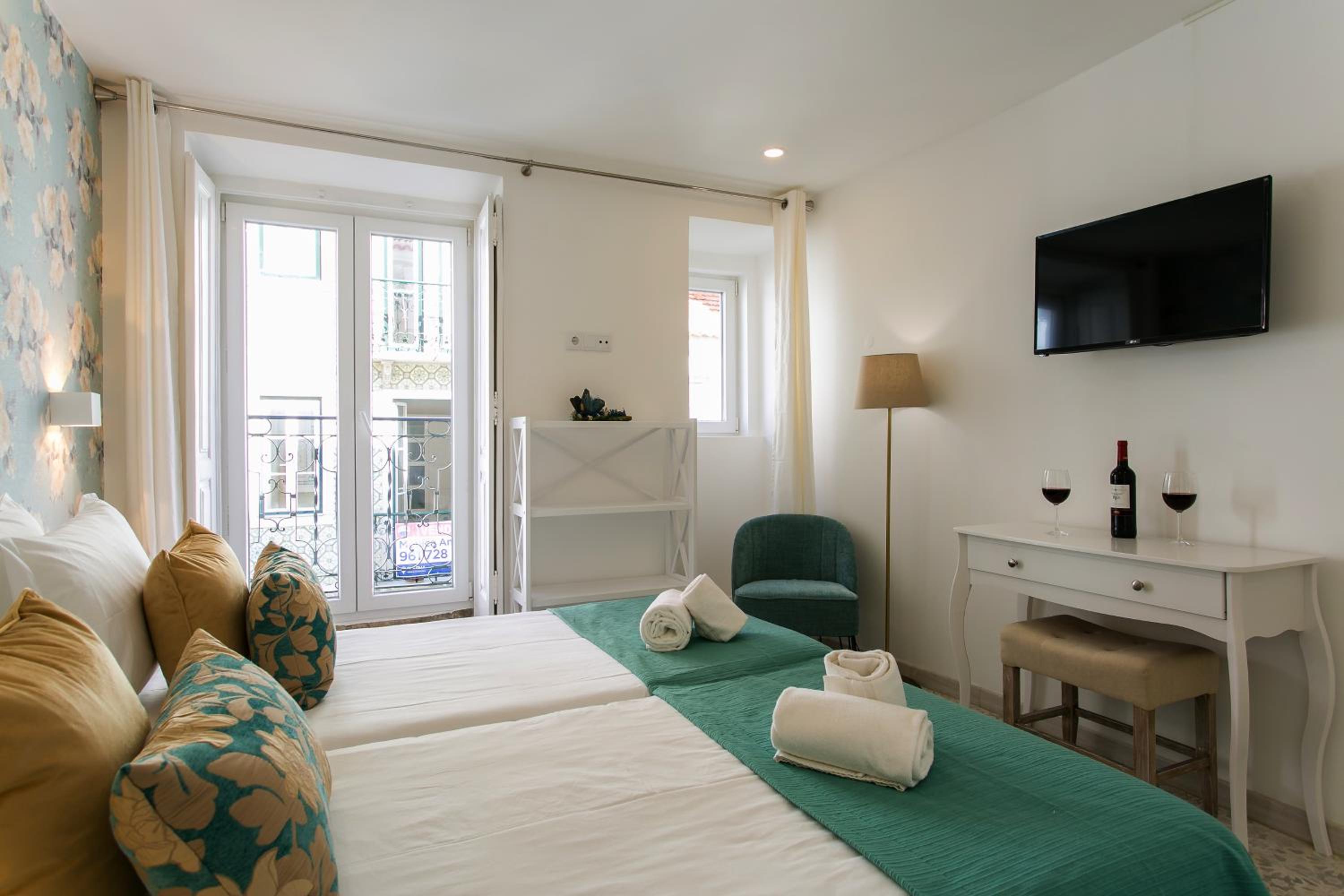 Suite with Balcony photo 2