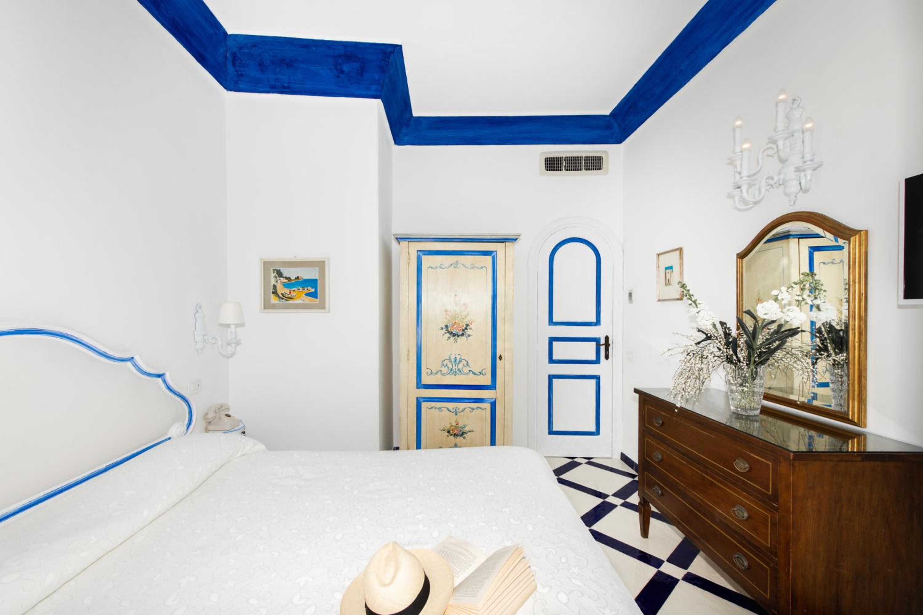 One-Bedroom Apartment - Photo 2