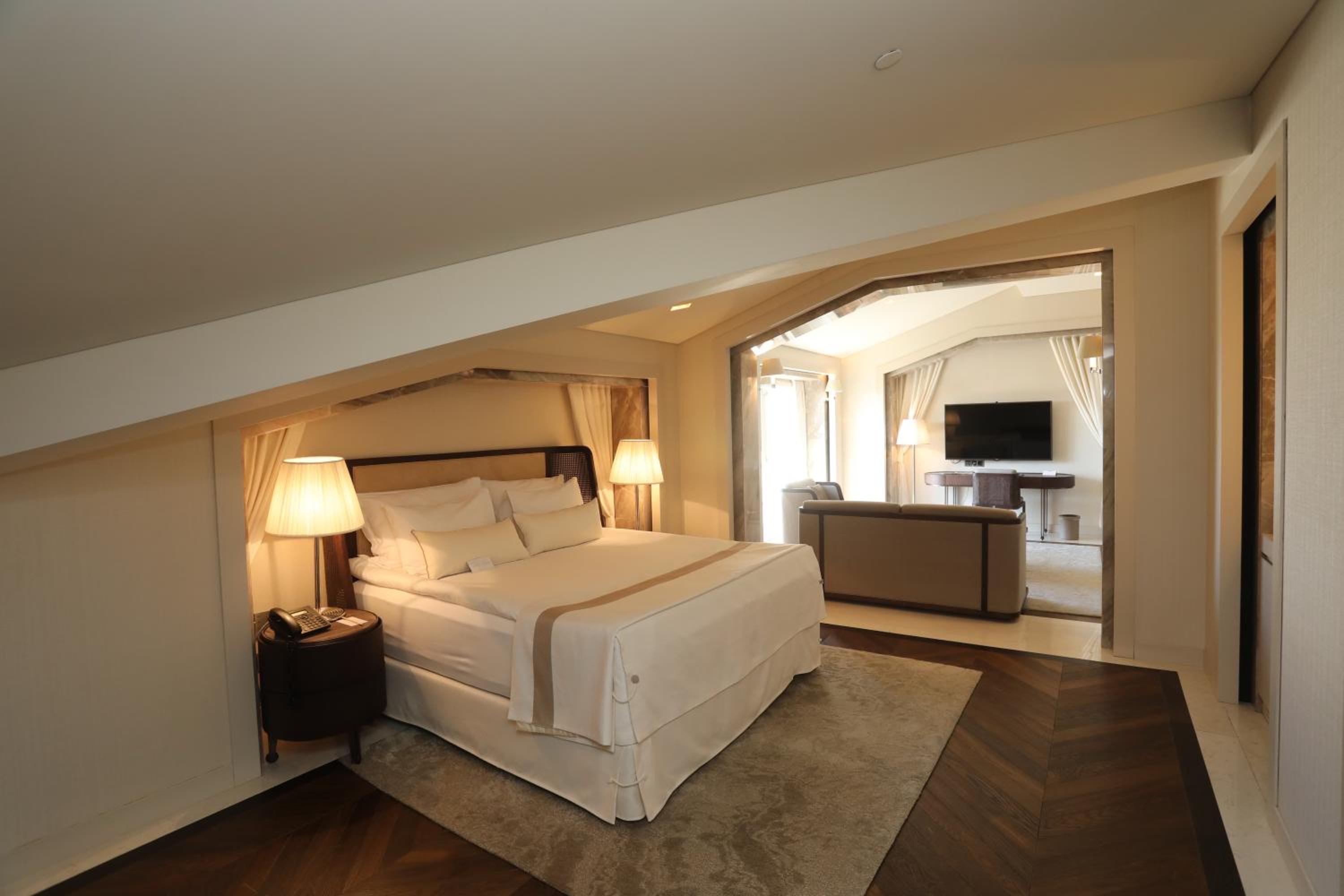 Loft Suite with Terrace photo 2