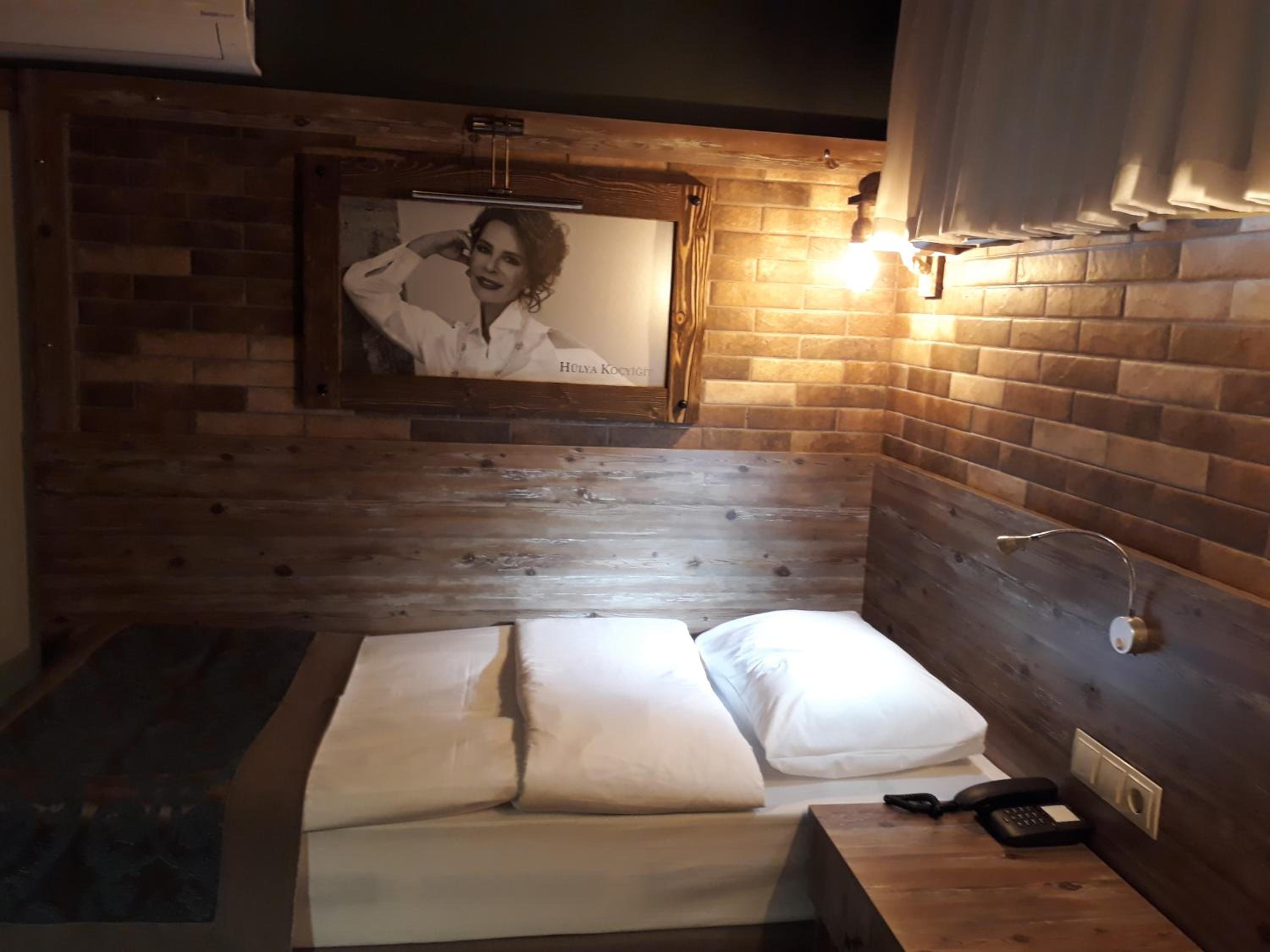 Deluxe Double or Twin Room with Balcony - Photo 17