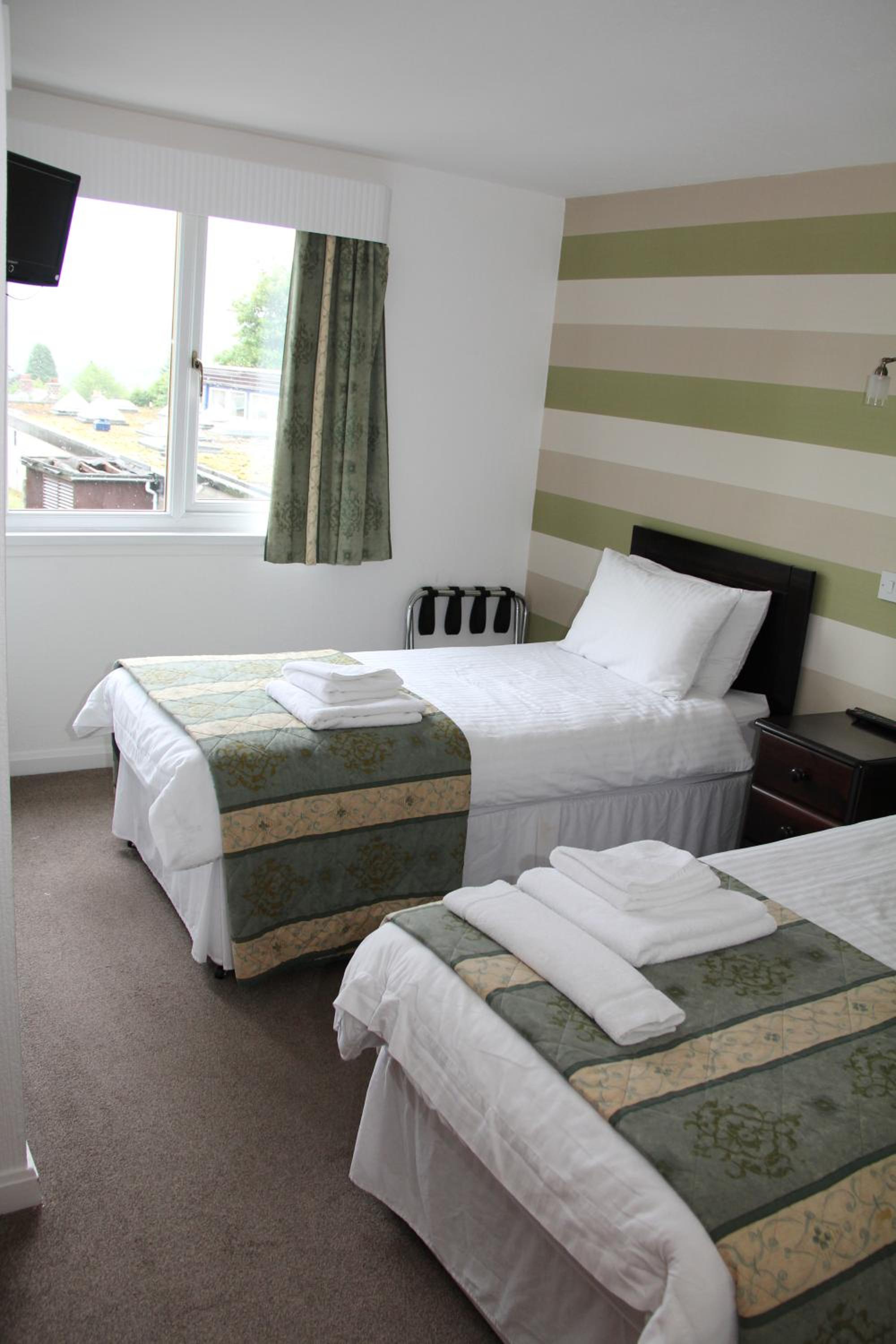 Twin Ensuite - Photo 1