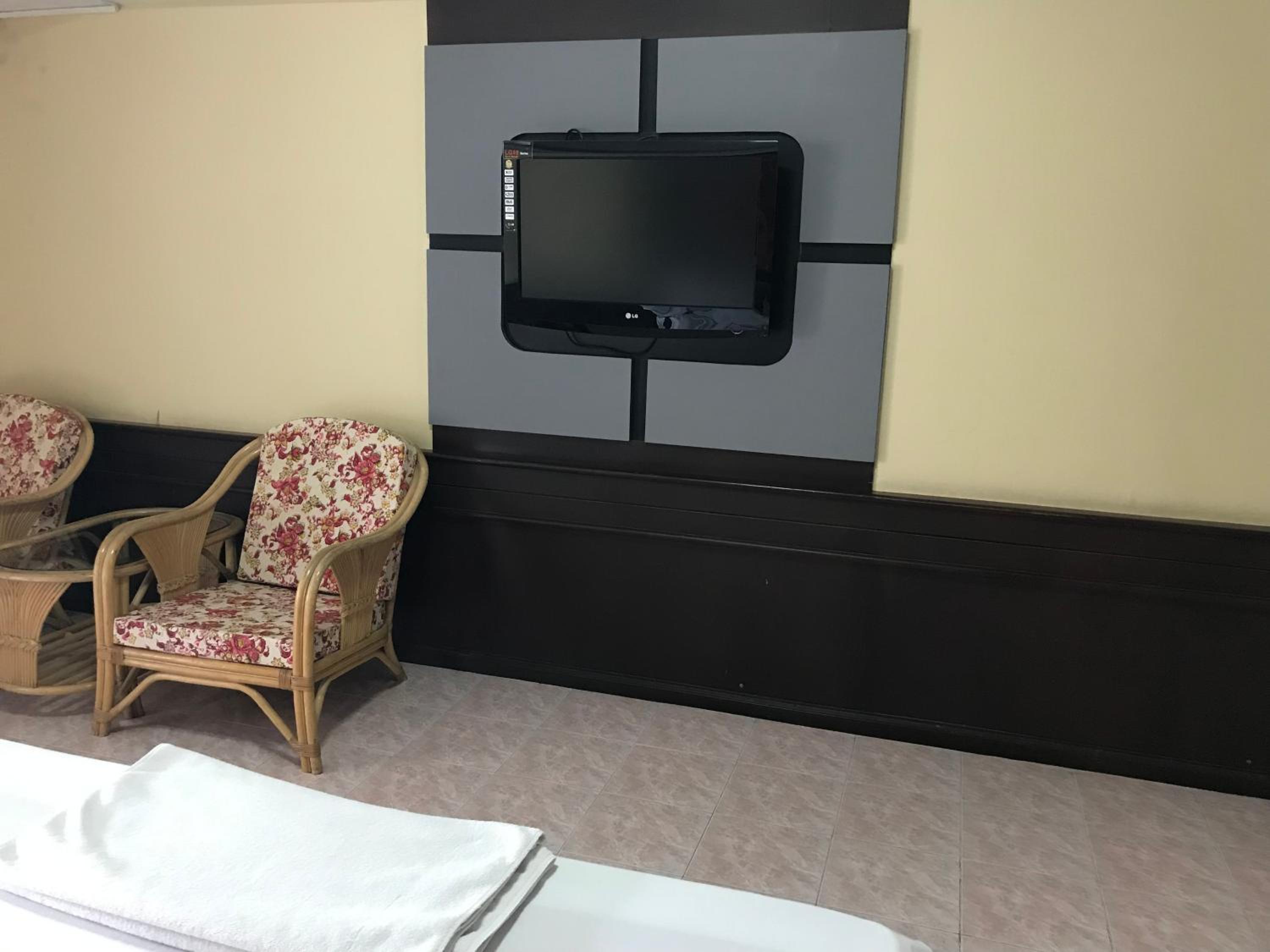 Economy Double Room - Photo 6