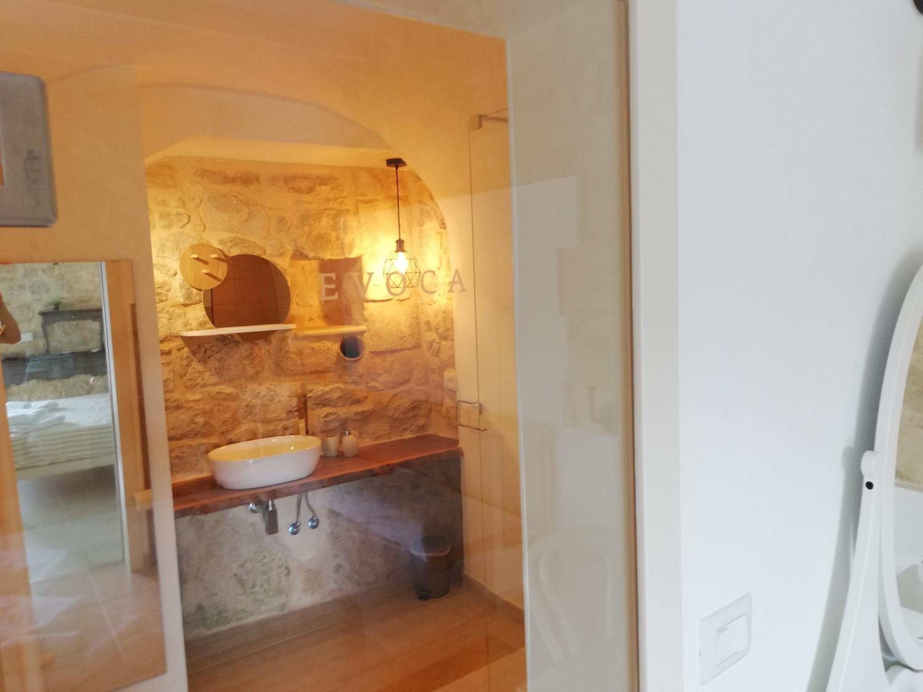 Double Room with Private Bathroom - Photo 5