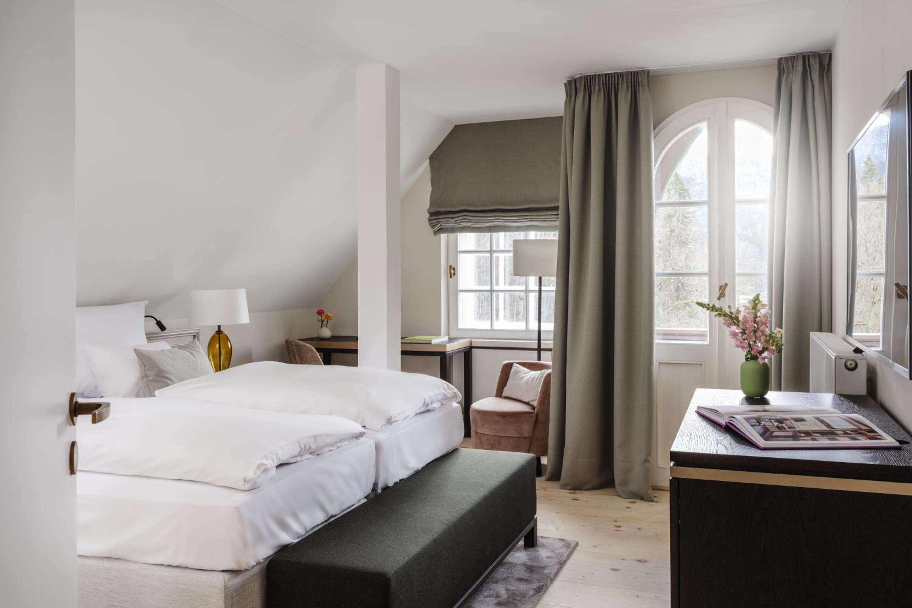 Deluxe Room with Lake View - Alpenrose