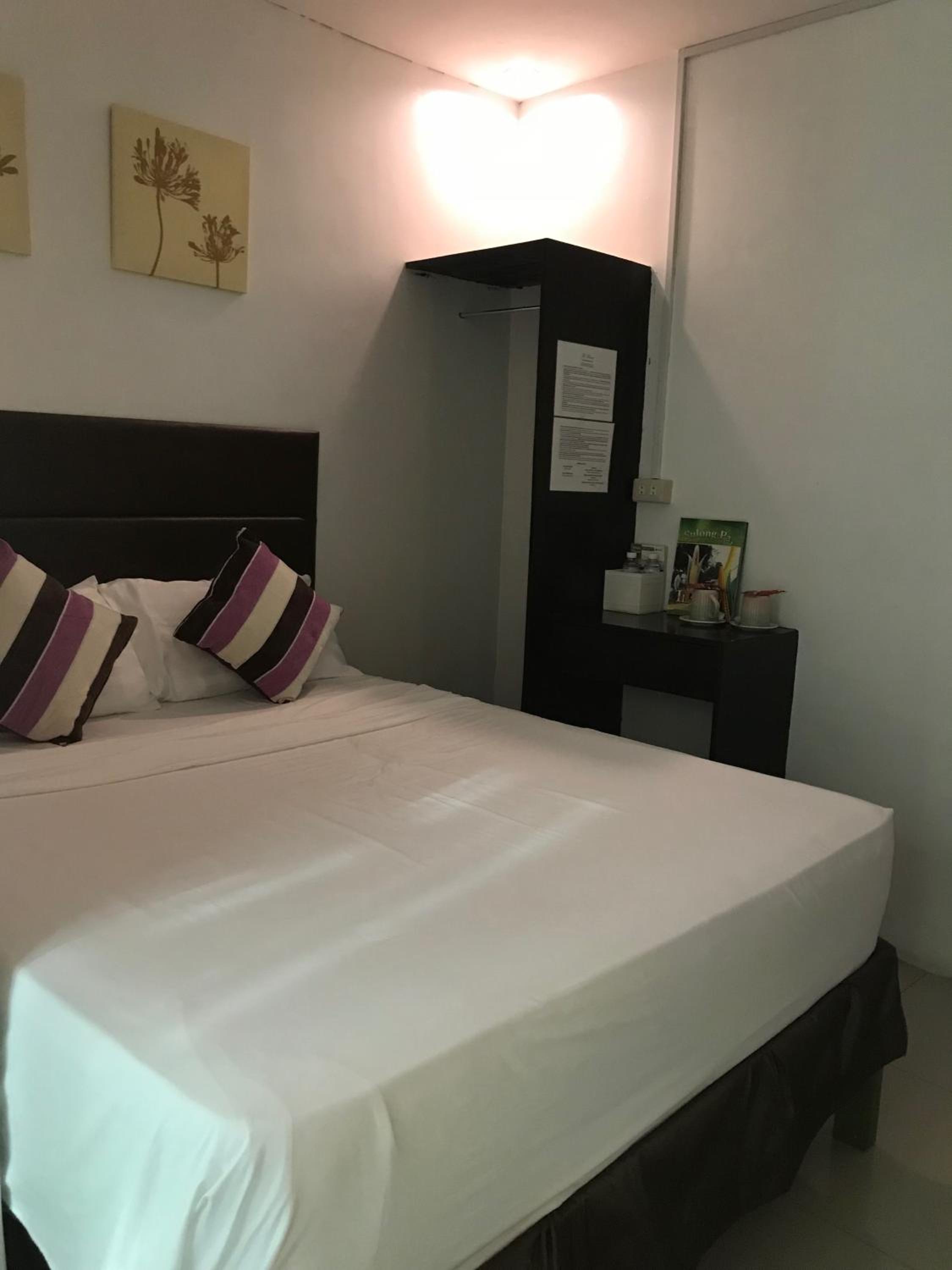 Deluxe Room - Photo 2