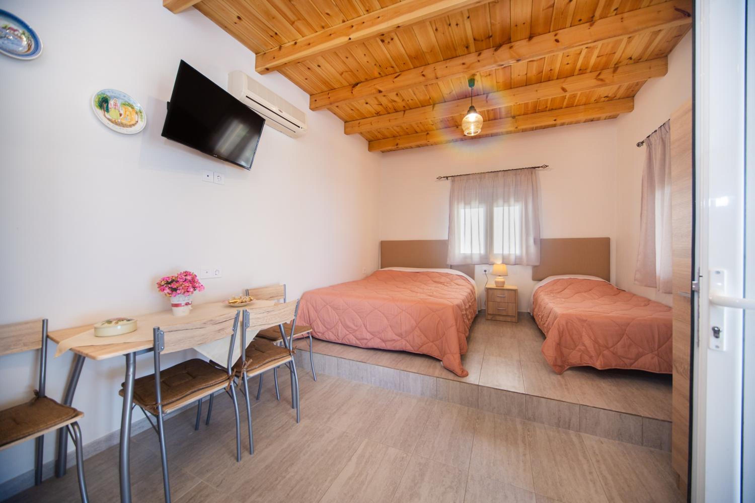 One-Bedroom House photo 1