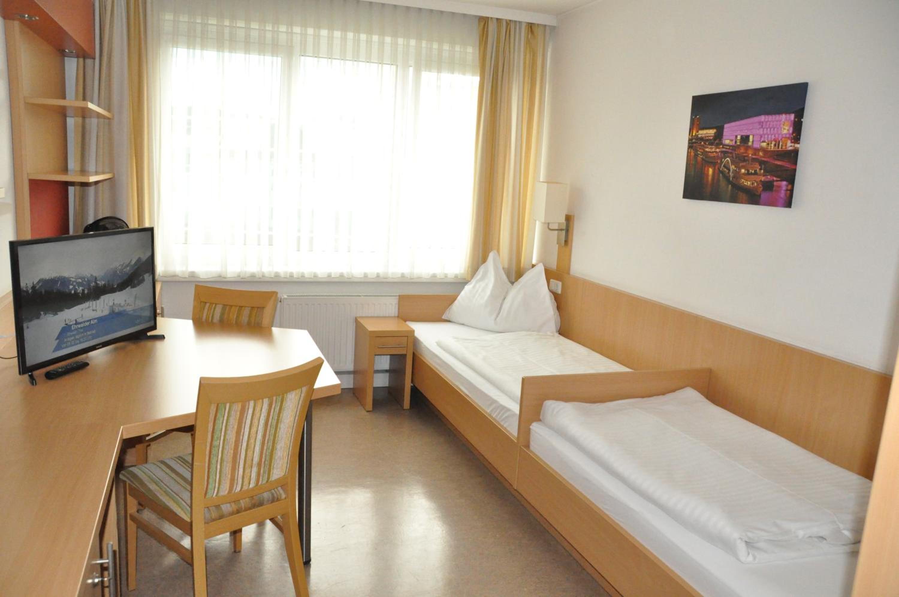 Budget Single Room photo 3