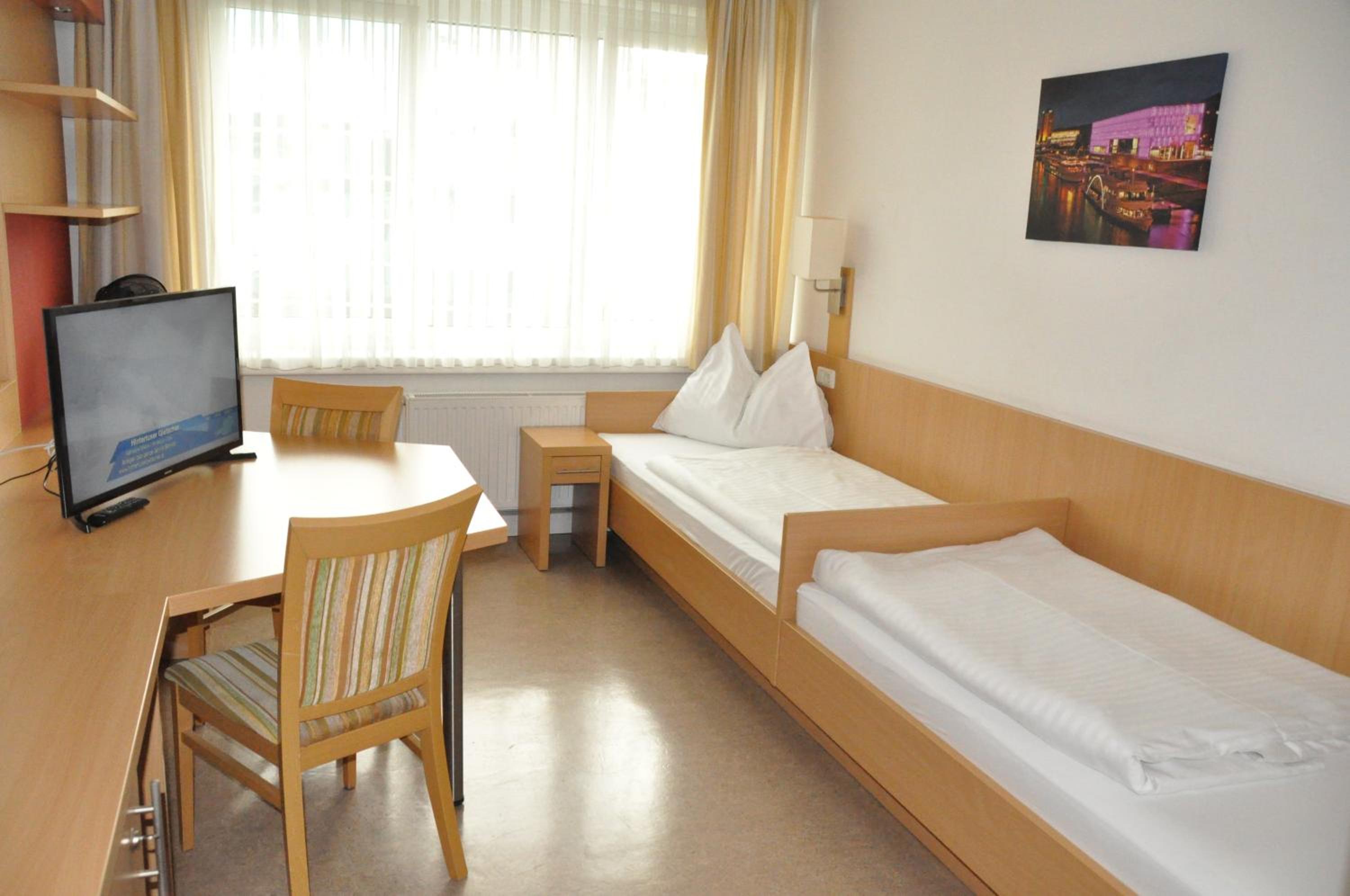 Budget Single Room photo 3