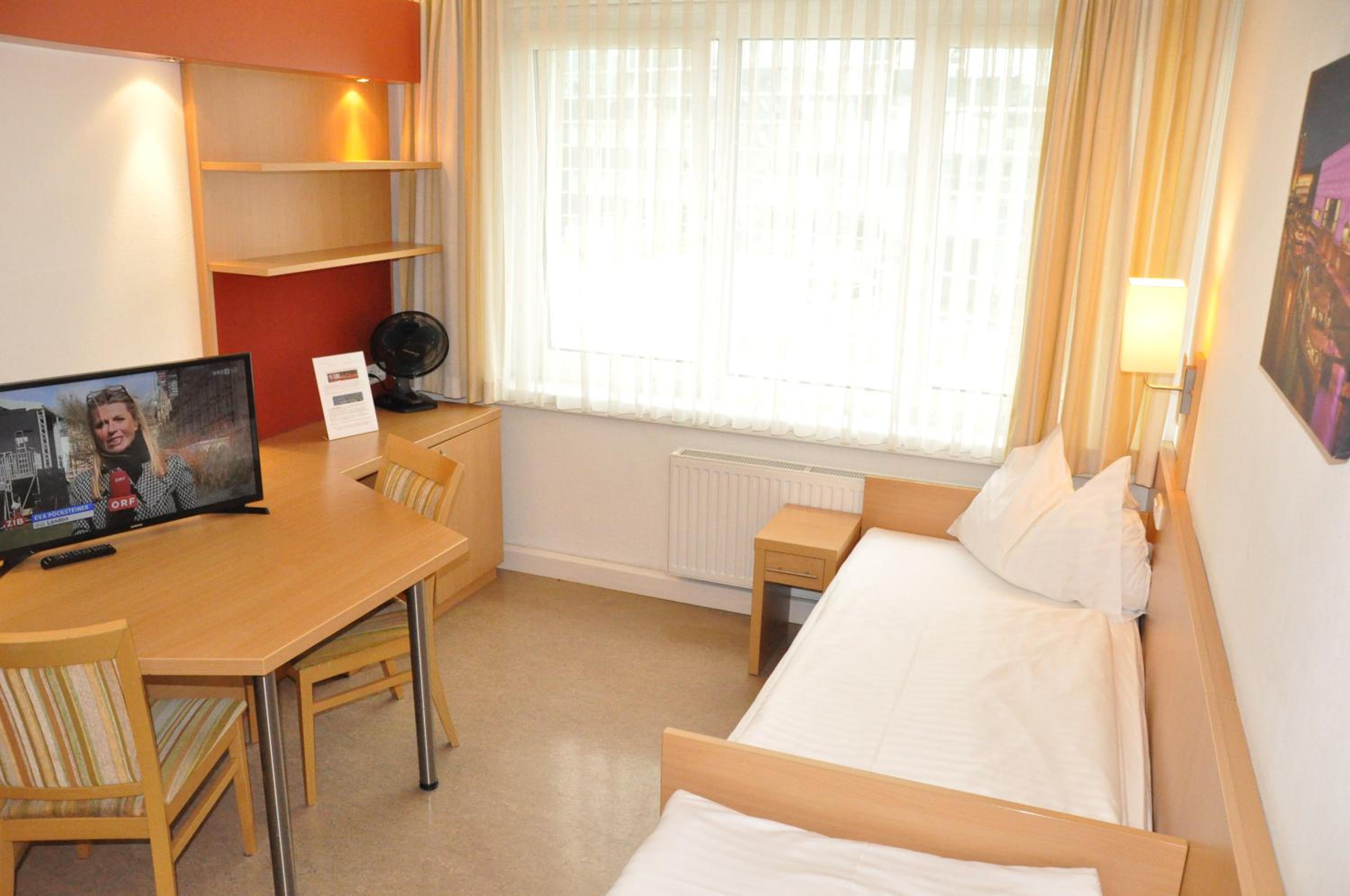 Budget Single Room photo 2