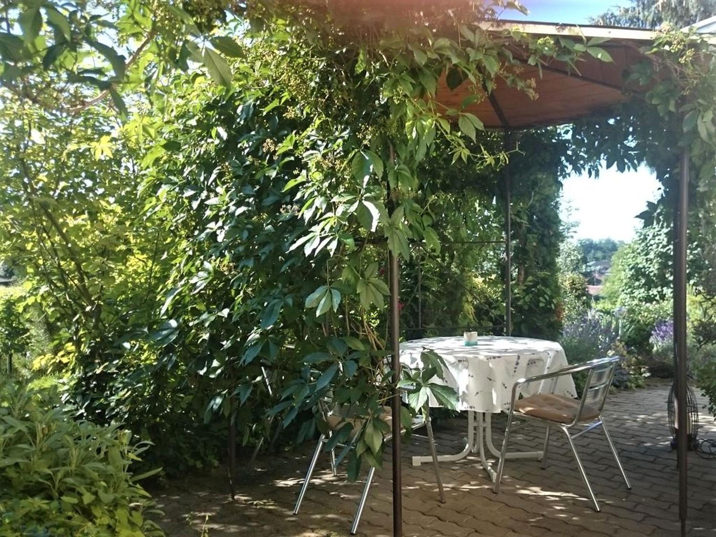 One-Bedroom Apartment with Garden View photo 2