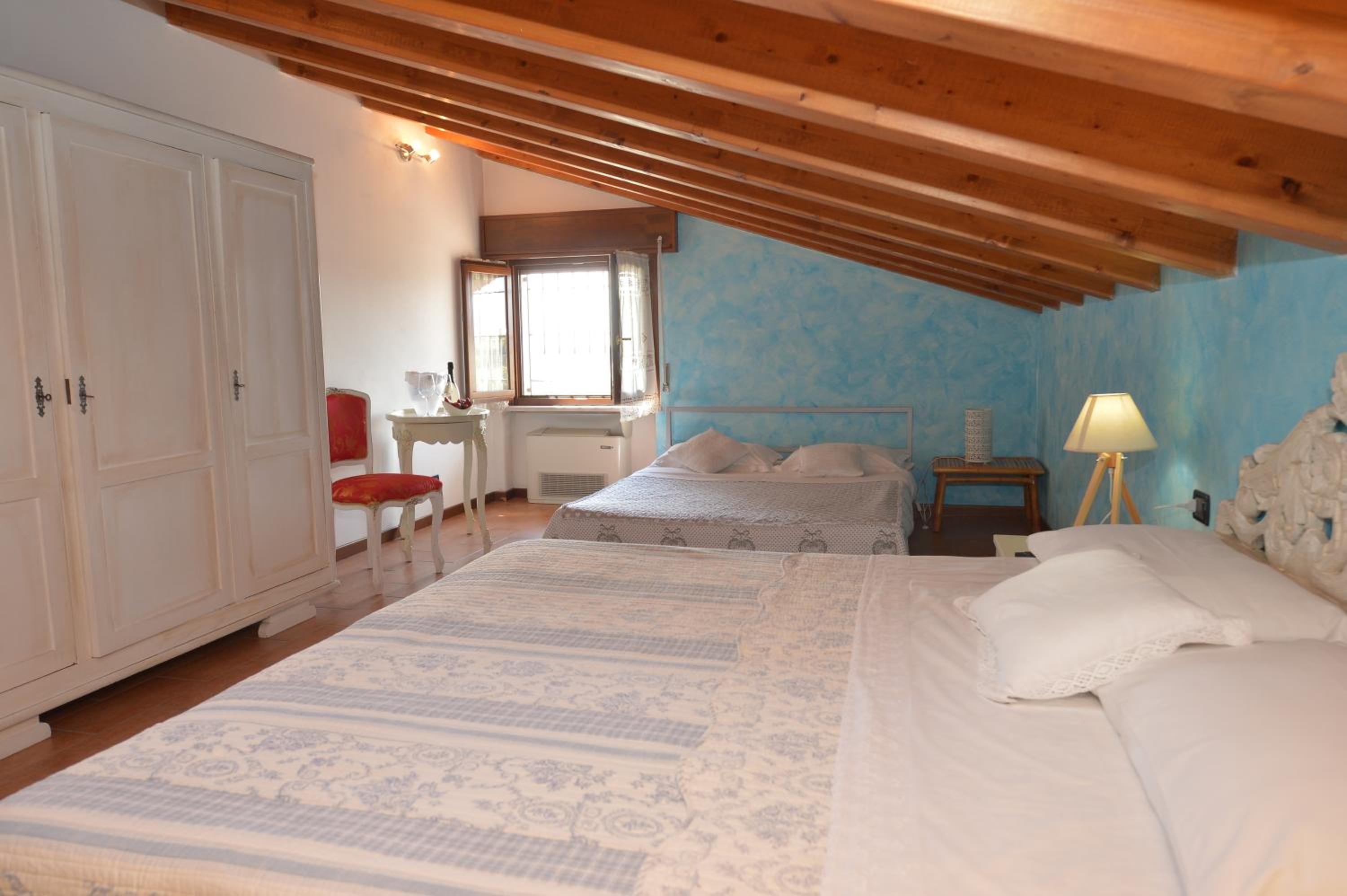 Quadruple Room - Photo 5