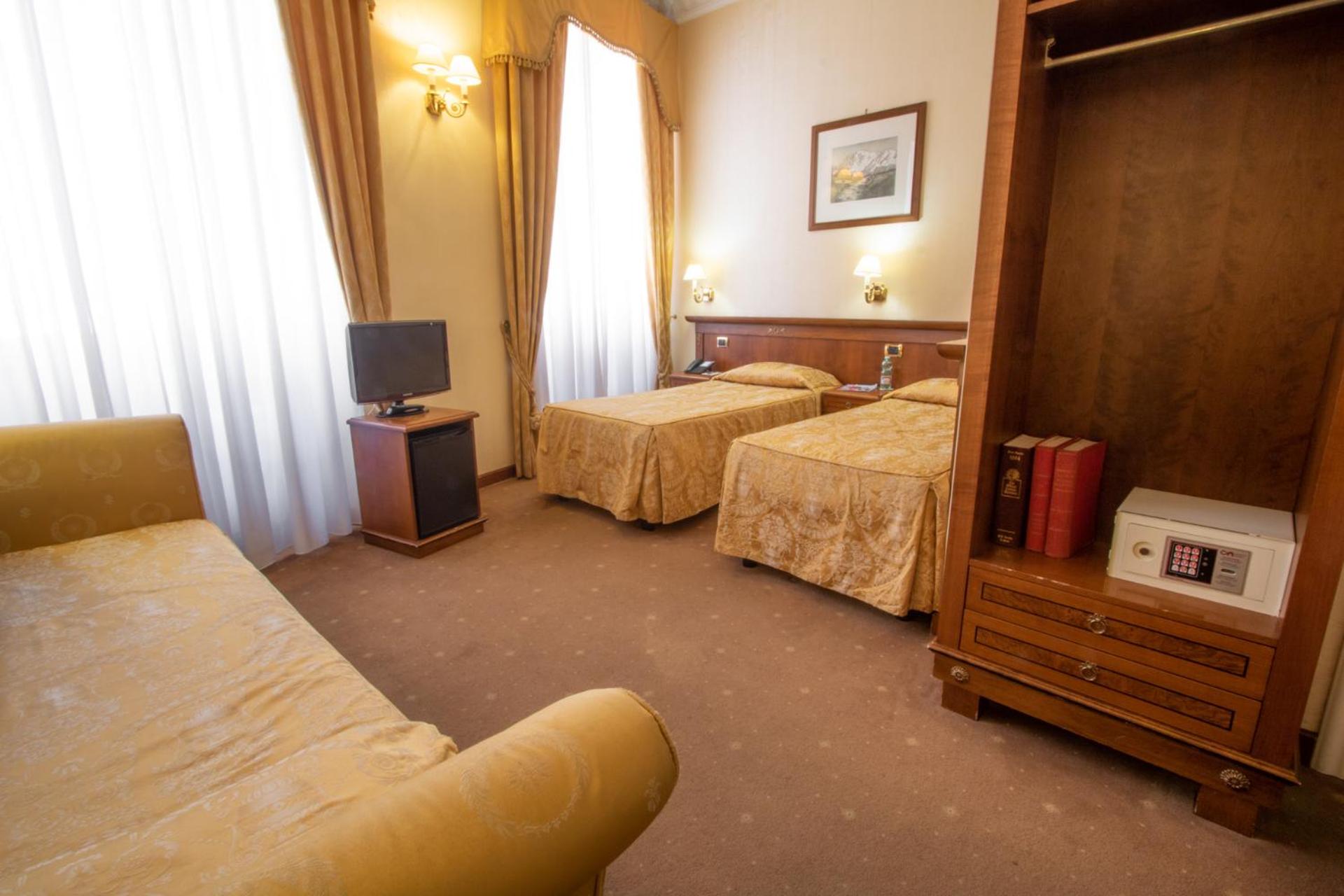 Triple Room