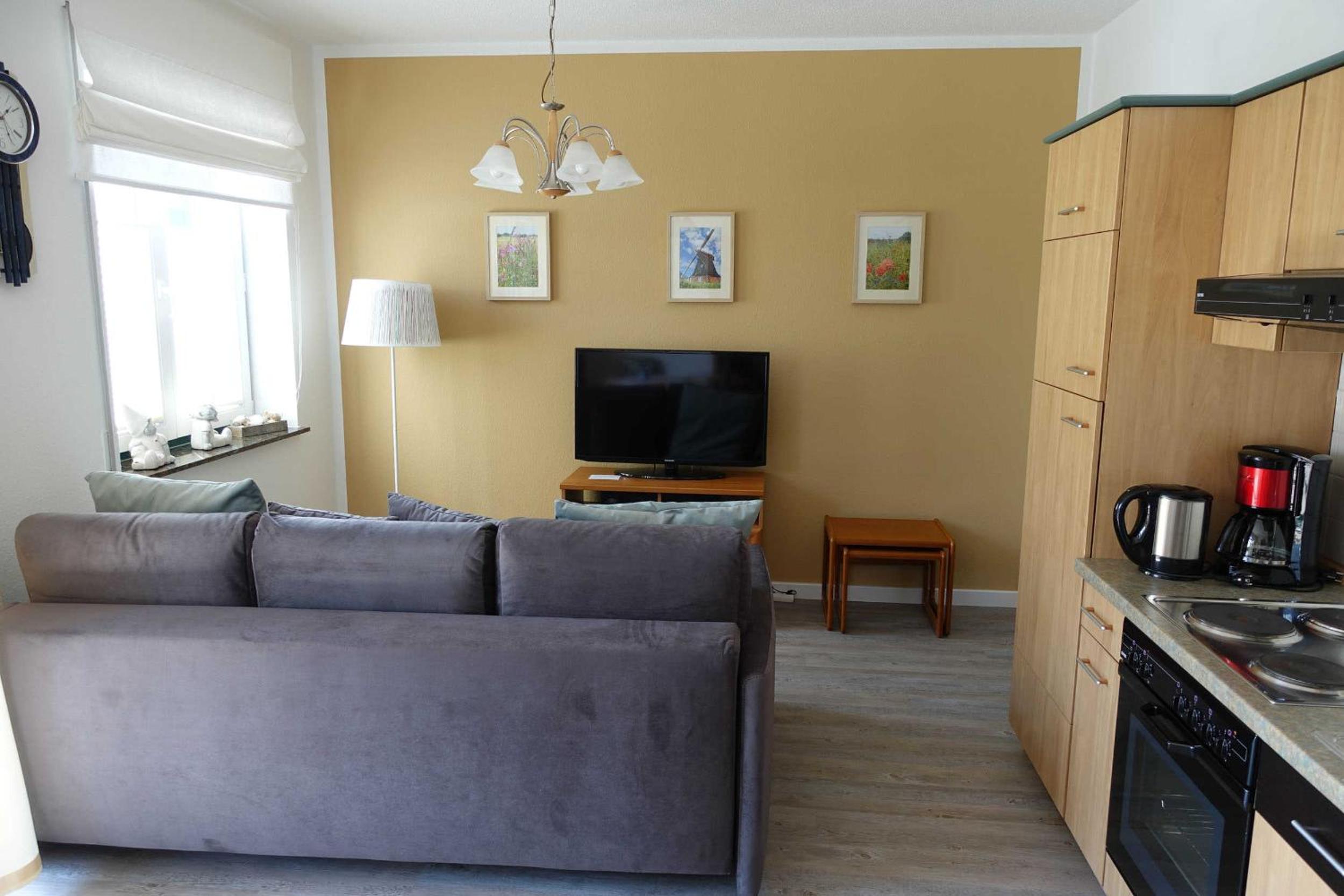 One-Bedroom Apartment with Terrace photo 1
