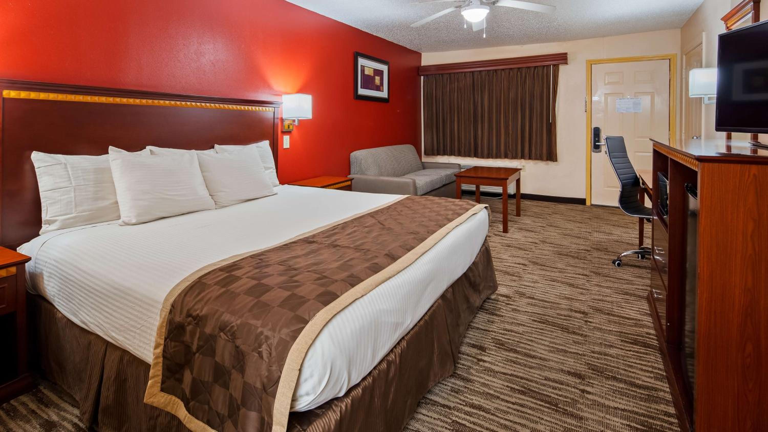 King Room - Non-Smoking photo 1