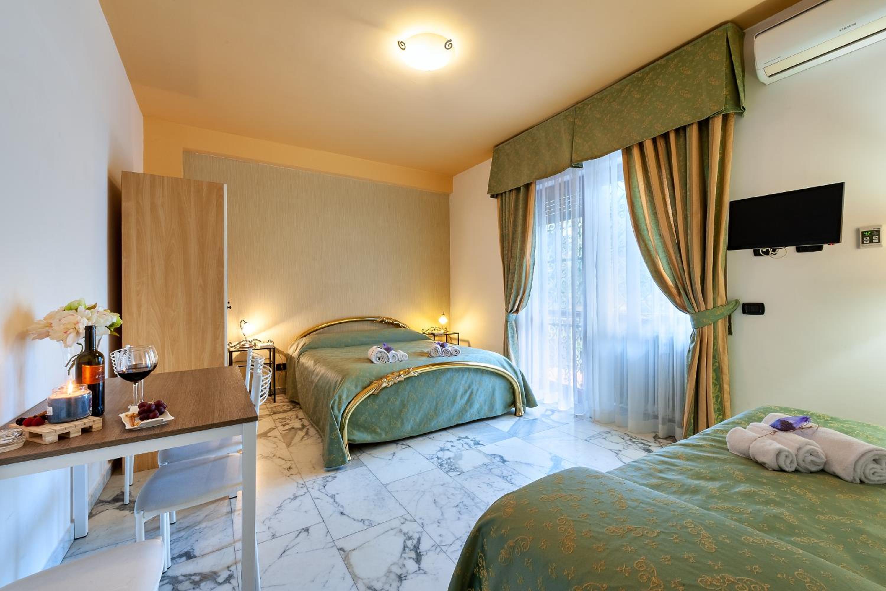 Comfort Triple Room