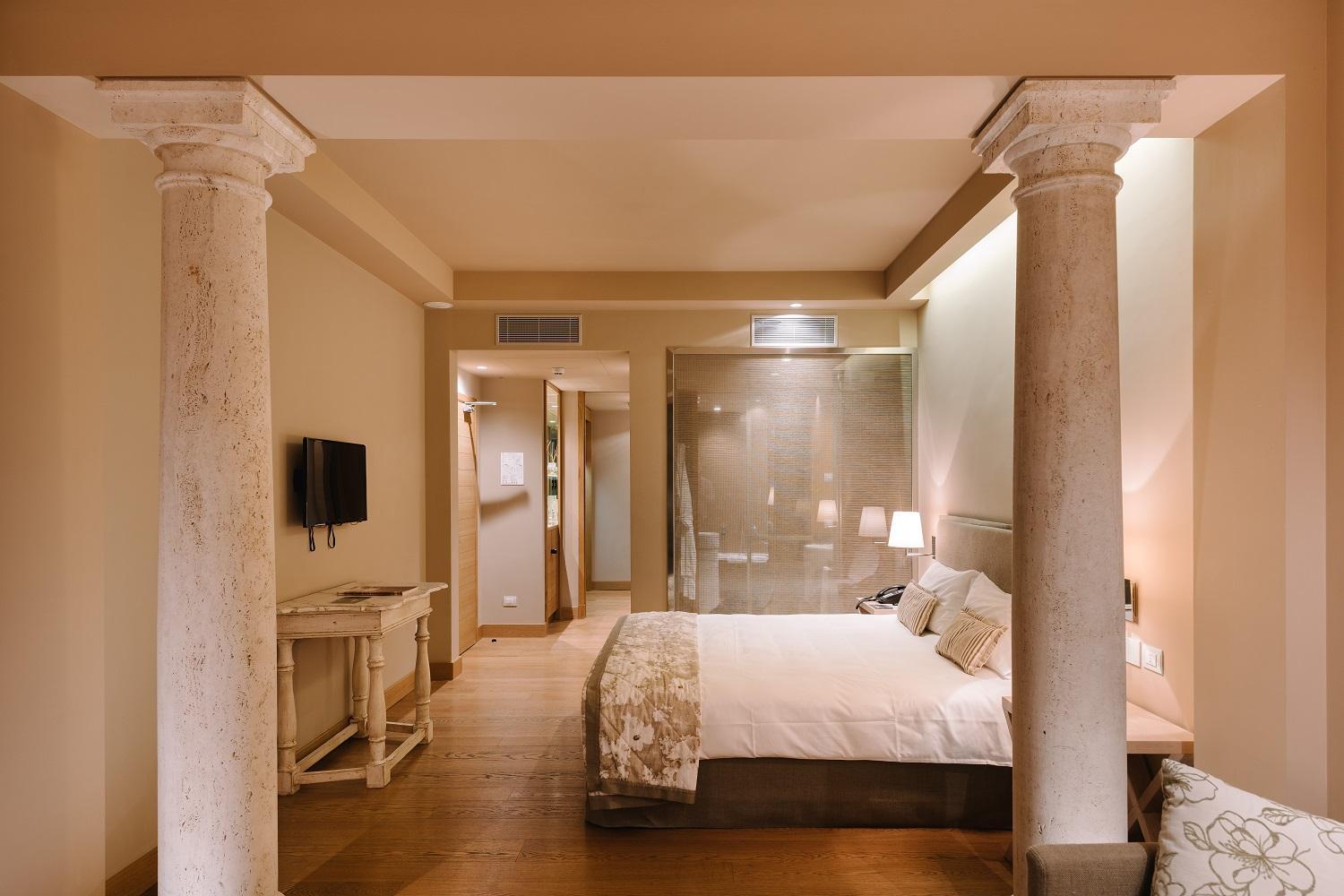 Deluxe Room with Terrace photo 3