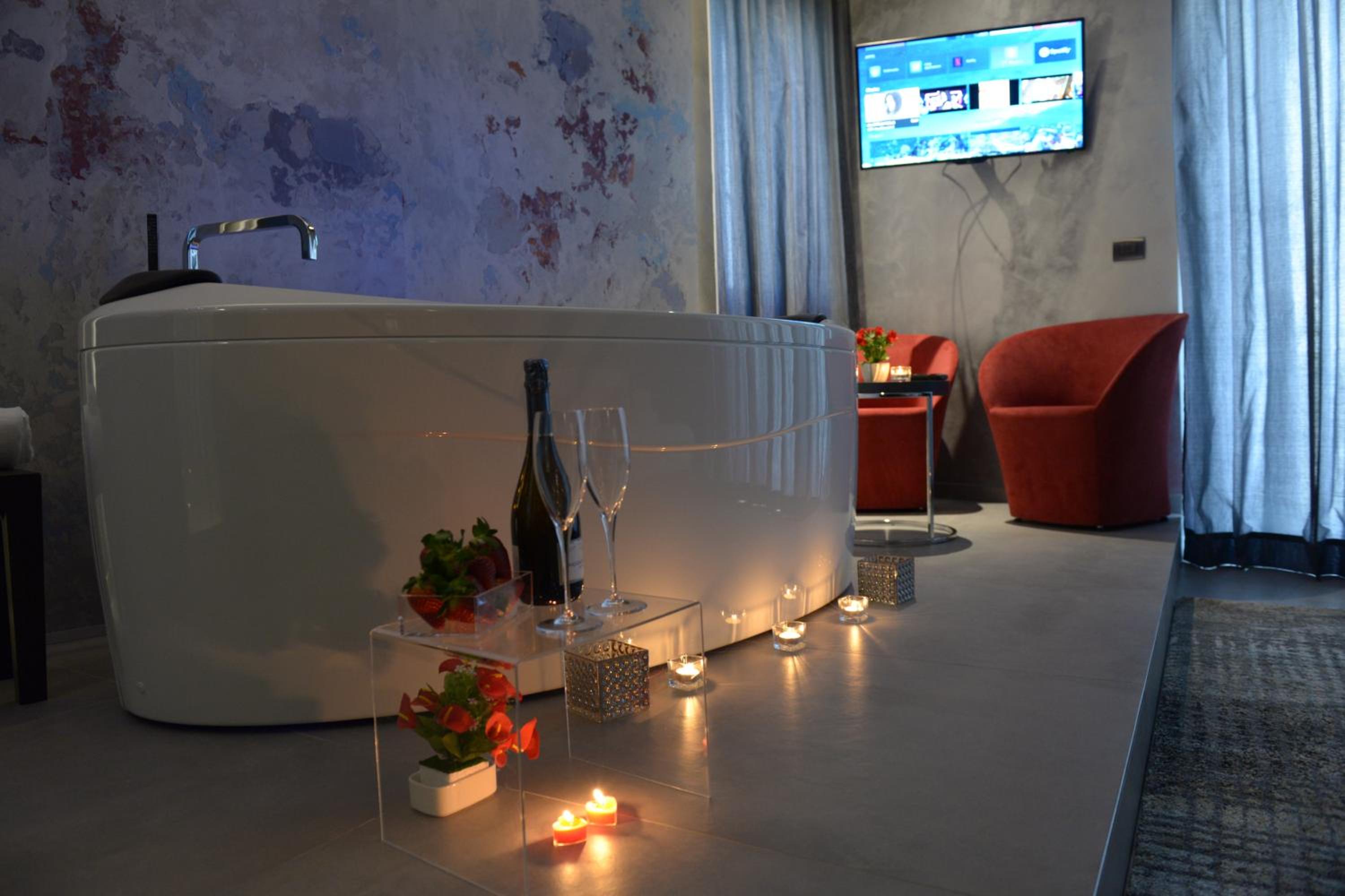 Studio Apartment - Photo 4