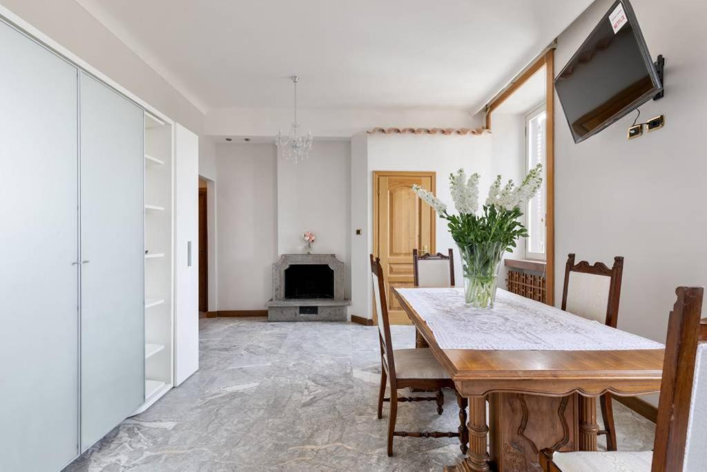 Apartment with Terrace photo 2