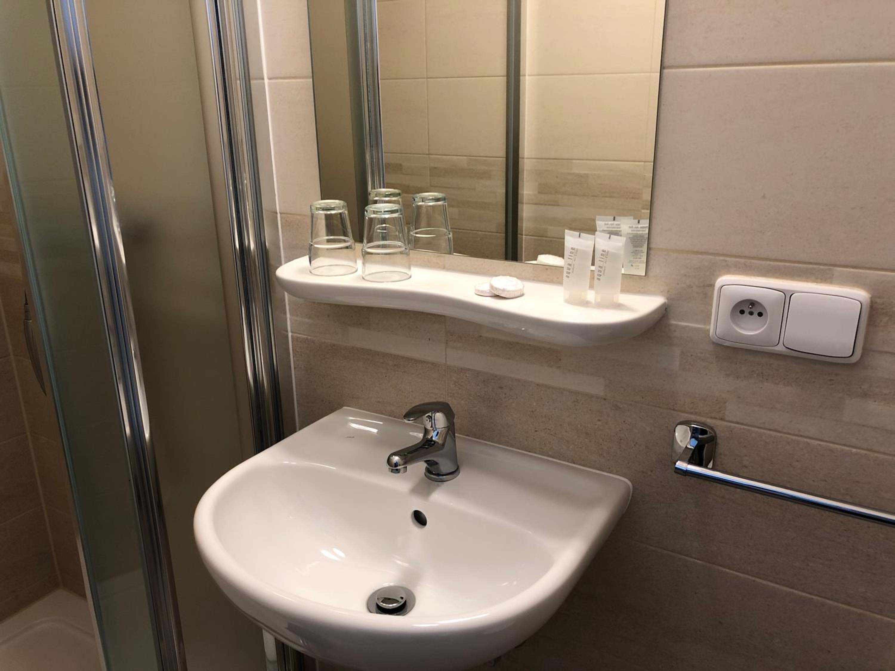 Double or Twin Room photo 3