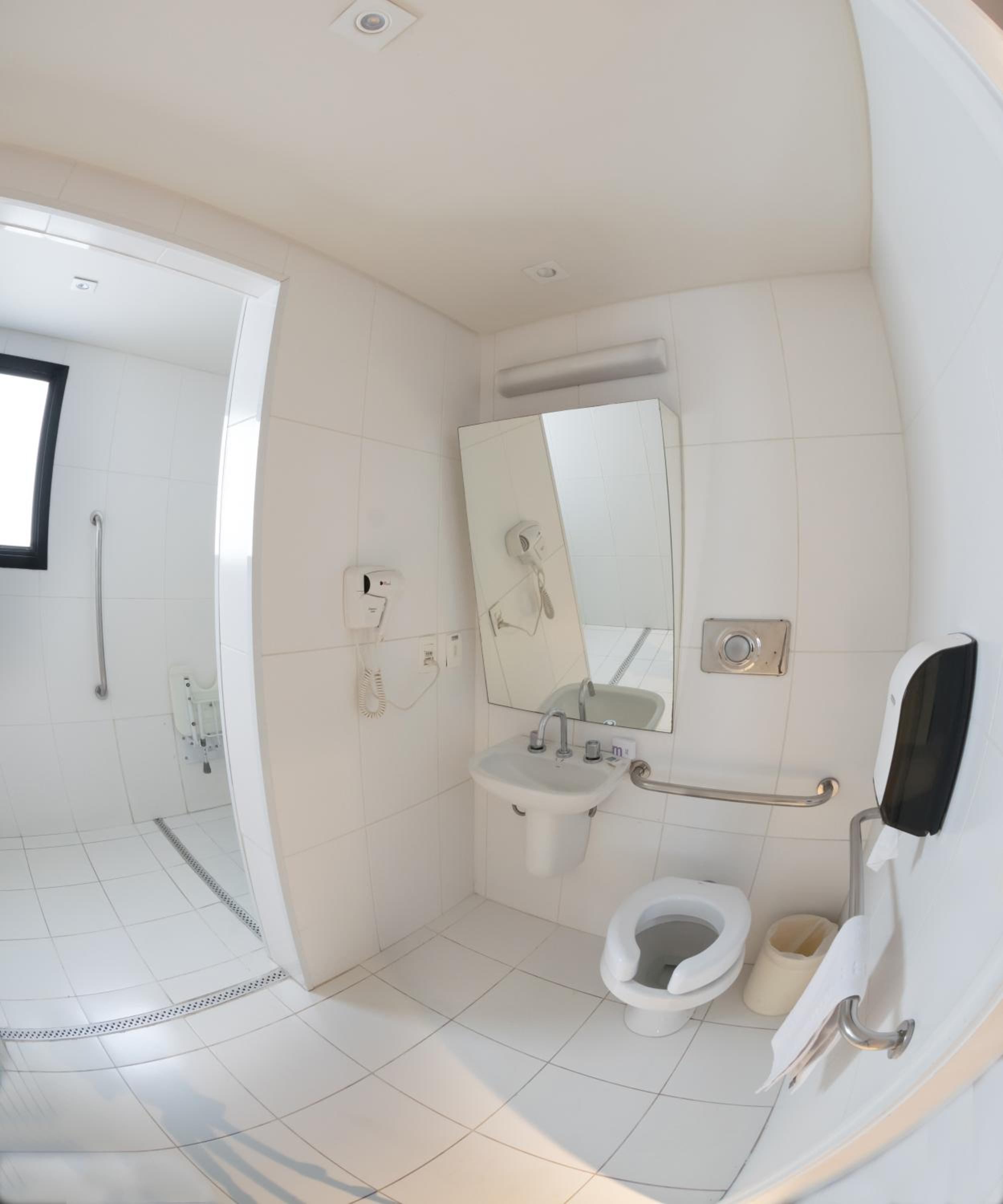 Adapted Superior Queen Room  - Photo 7