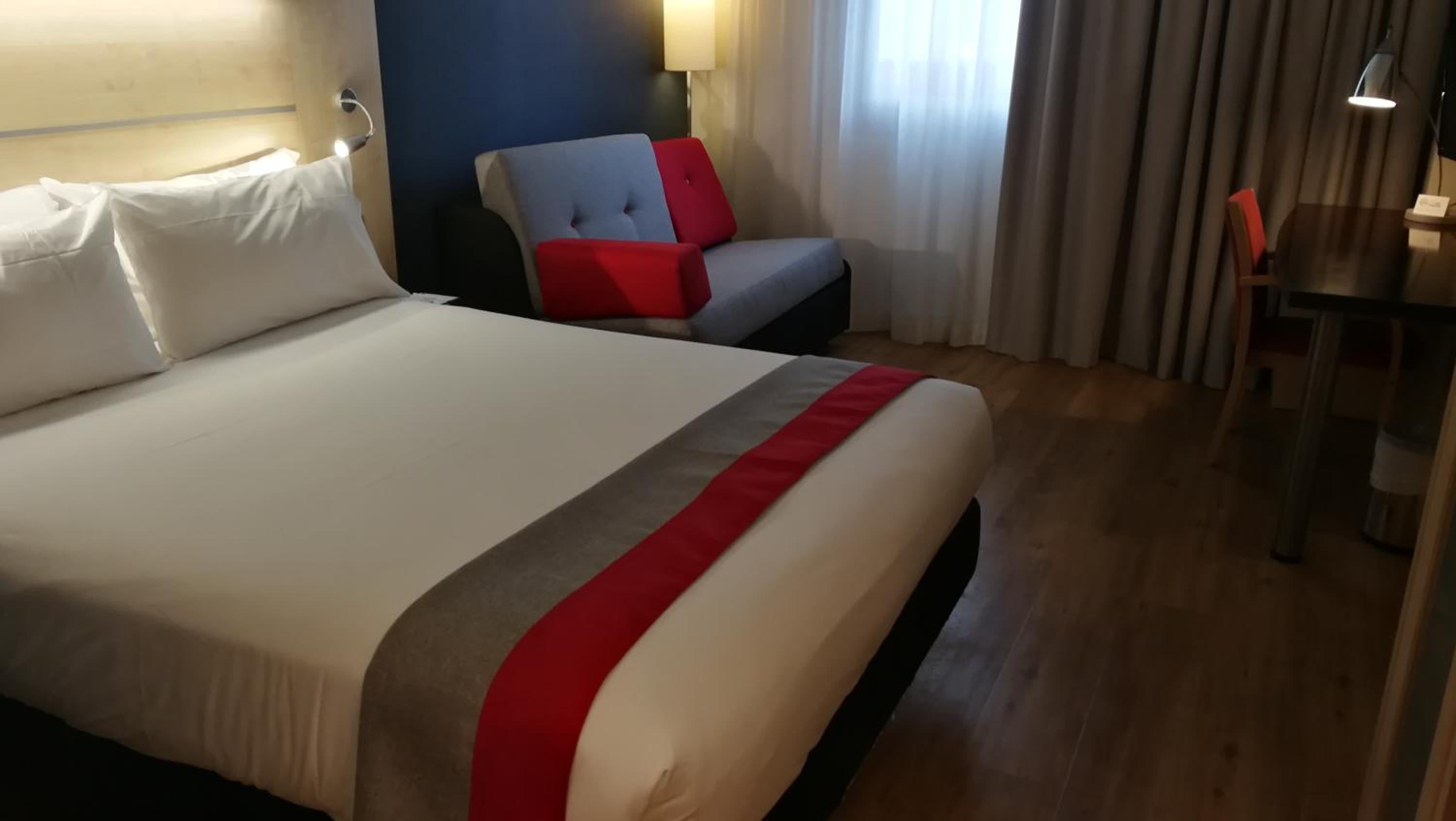 Standard Room with Free Breakfast - Photo 1