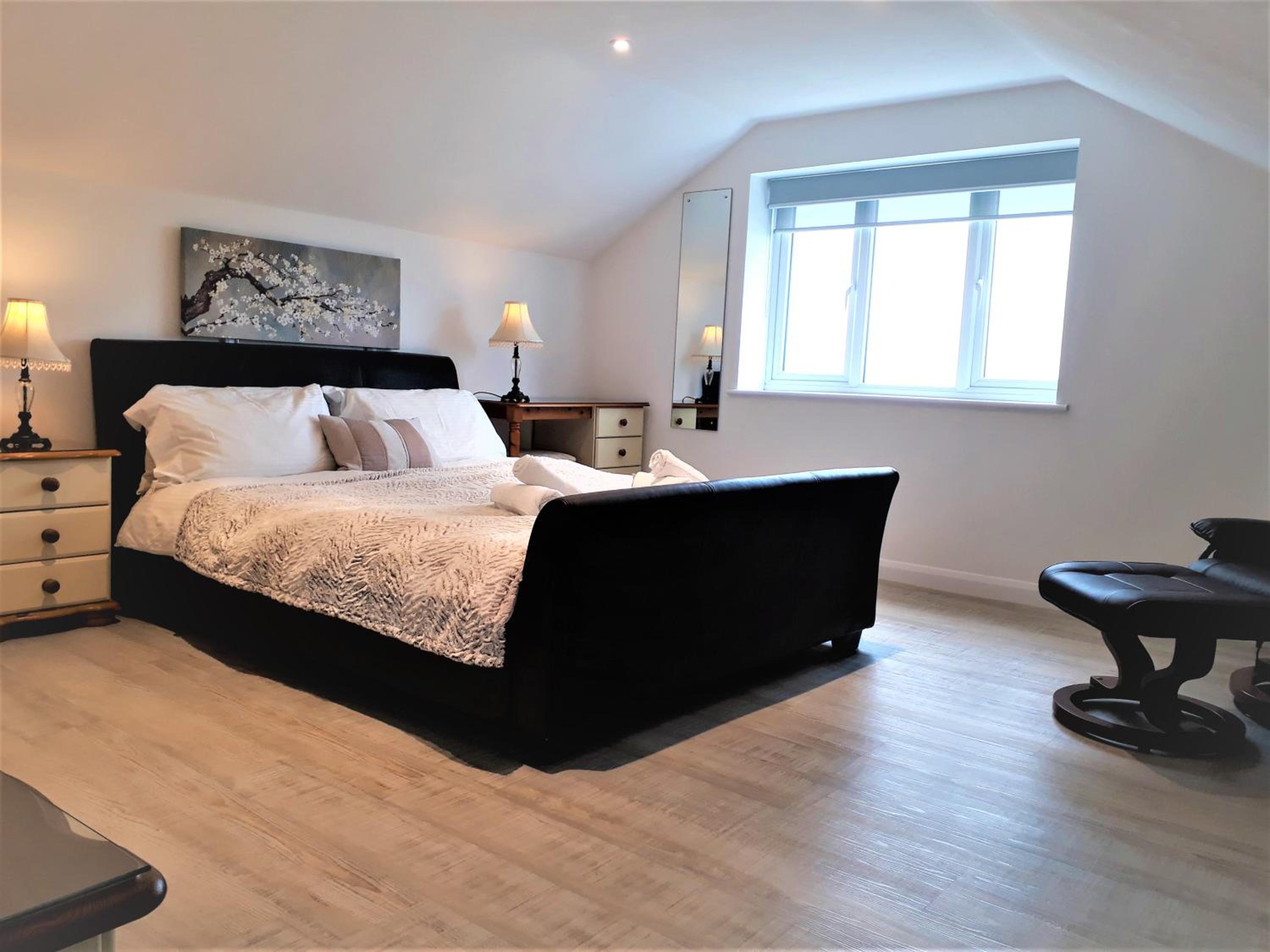 Three-Bedroom Apartment with Terrace photo 1