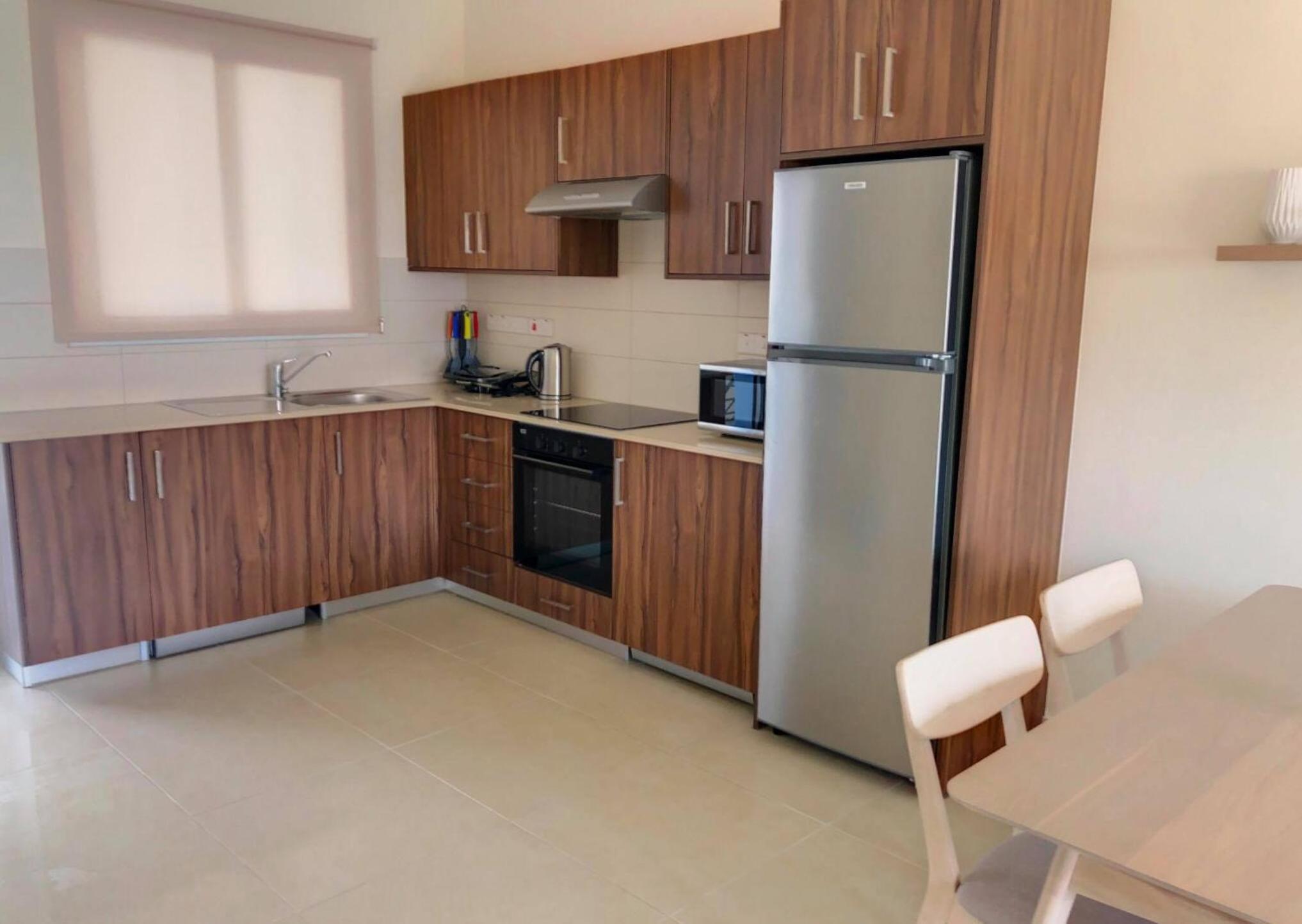 Apartment with Balcony - Photo 4