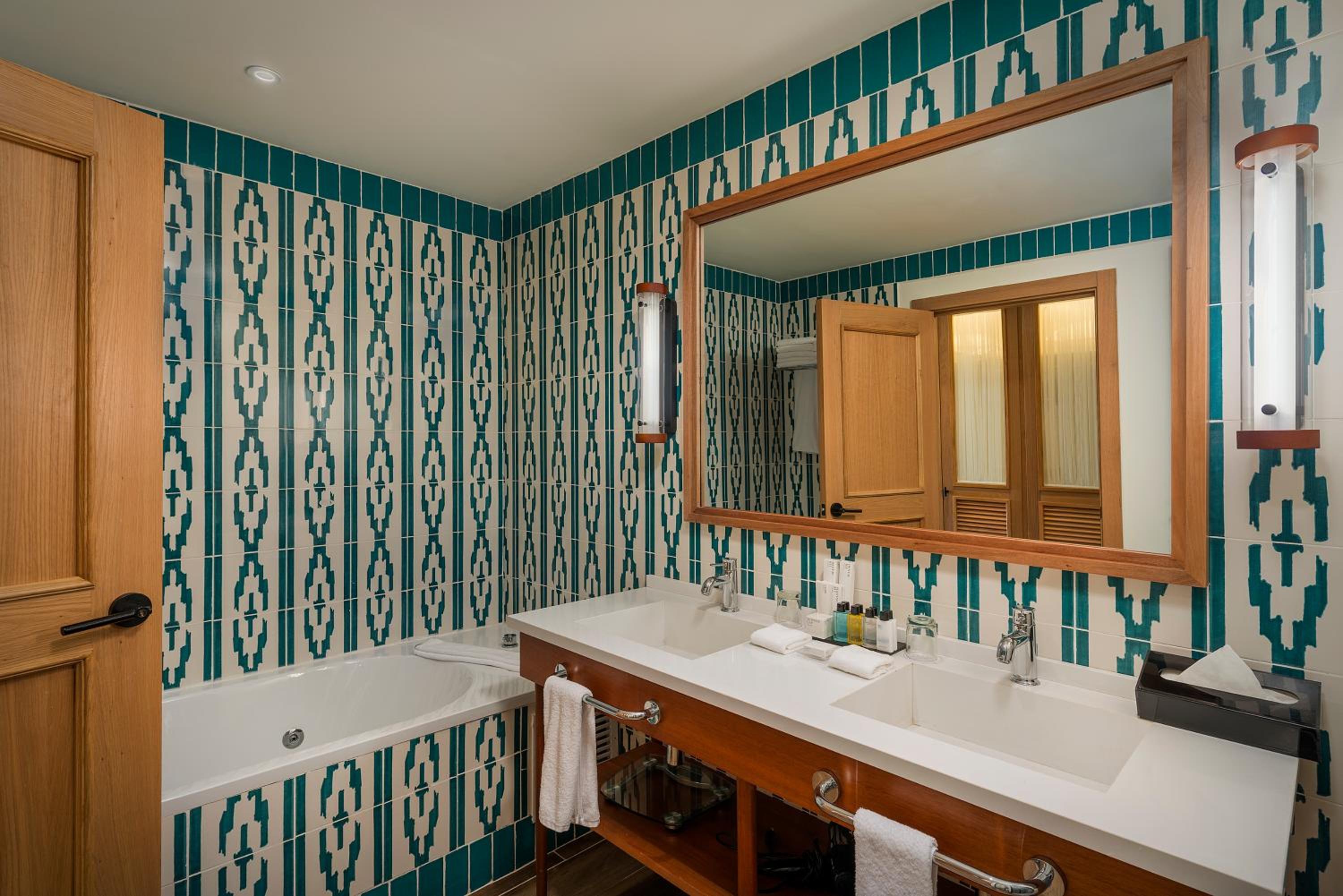 Junior Suite Nature View thumbnail 6