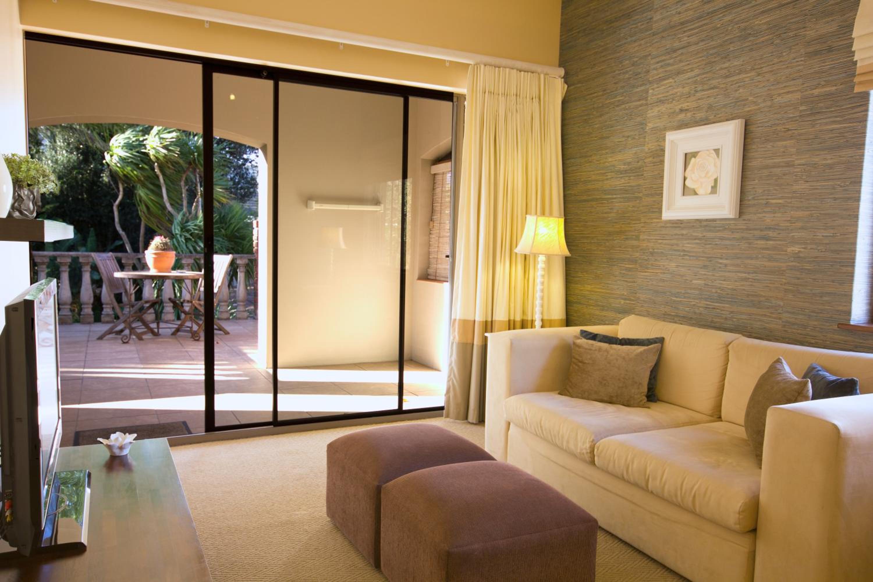 Suite with Balcony - Photo 5