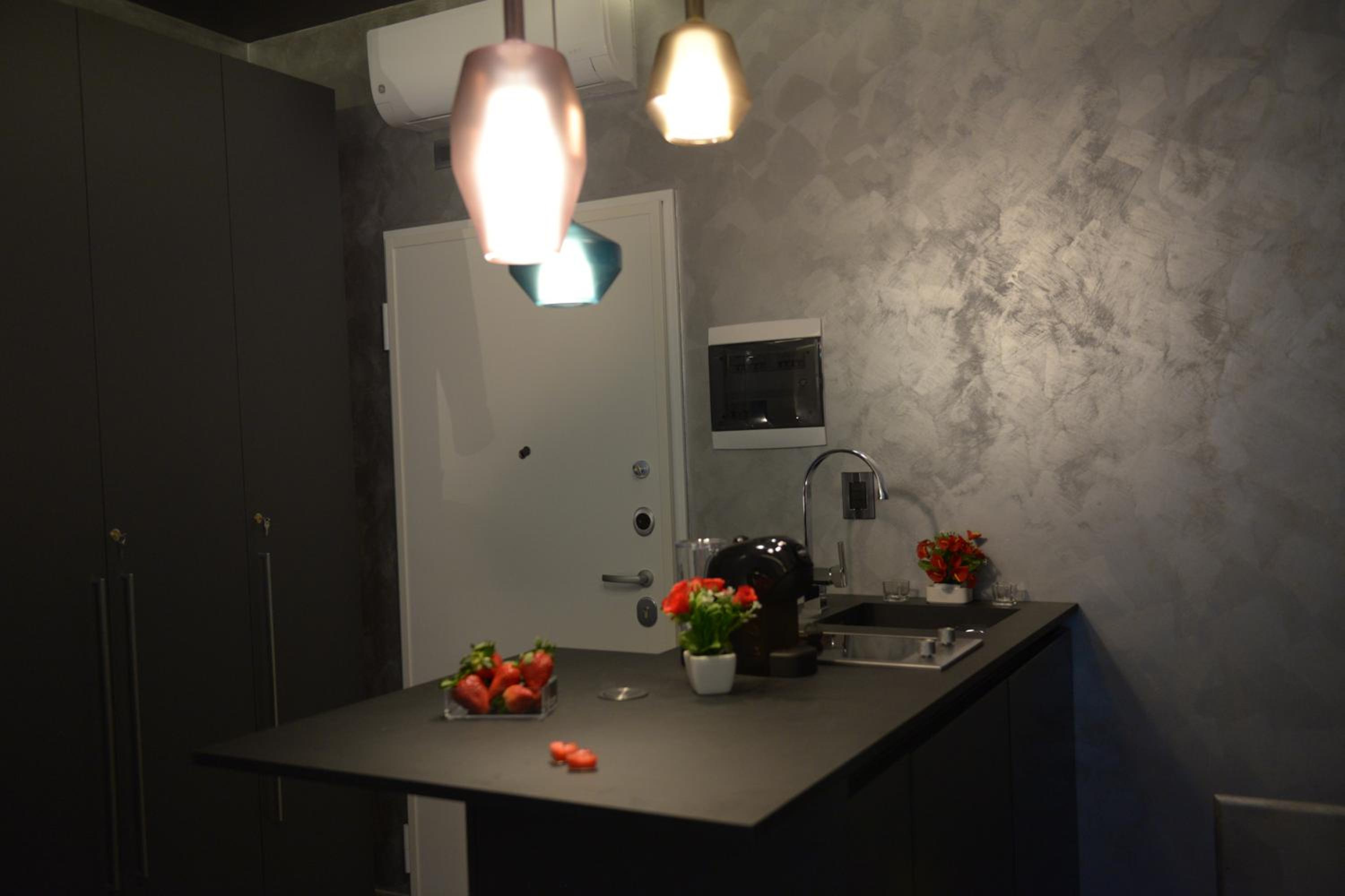 Studio Apartment - Photo 24
