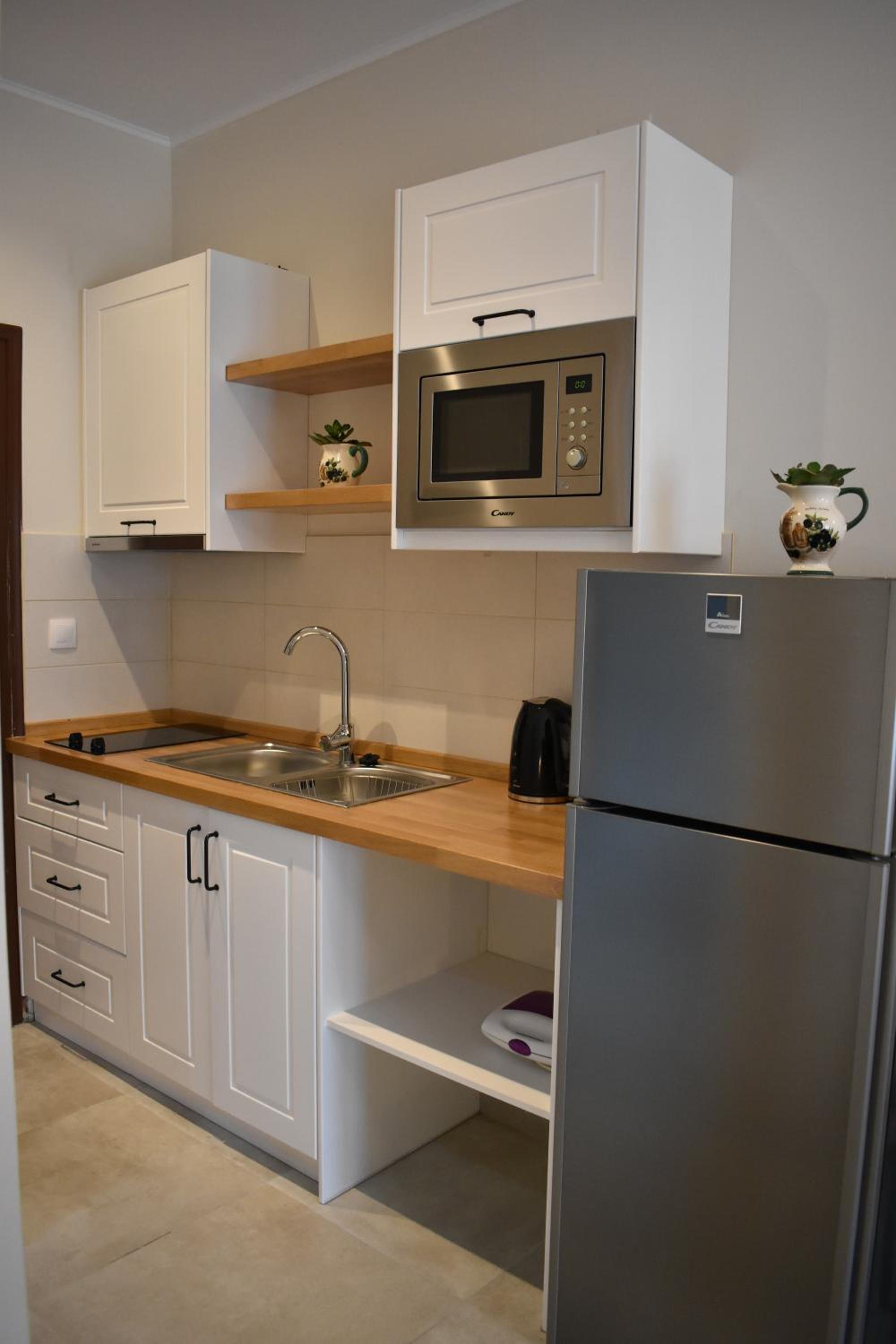 Studio Apartment photo 2