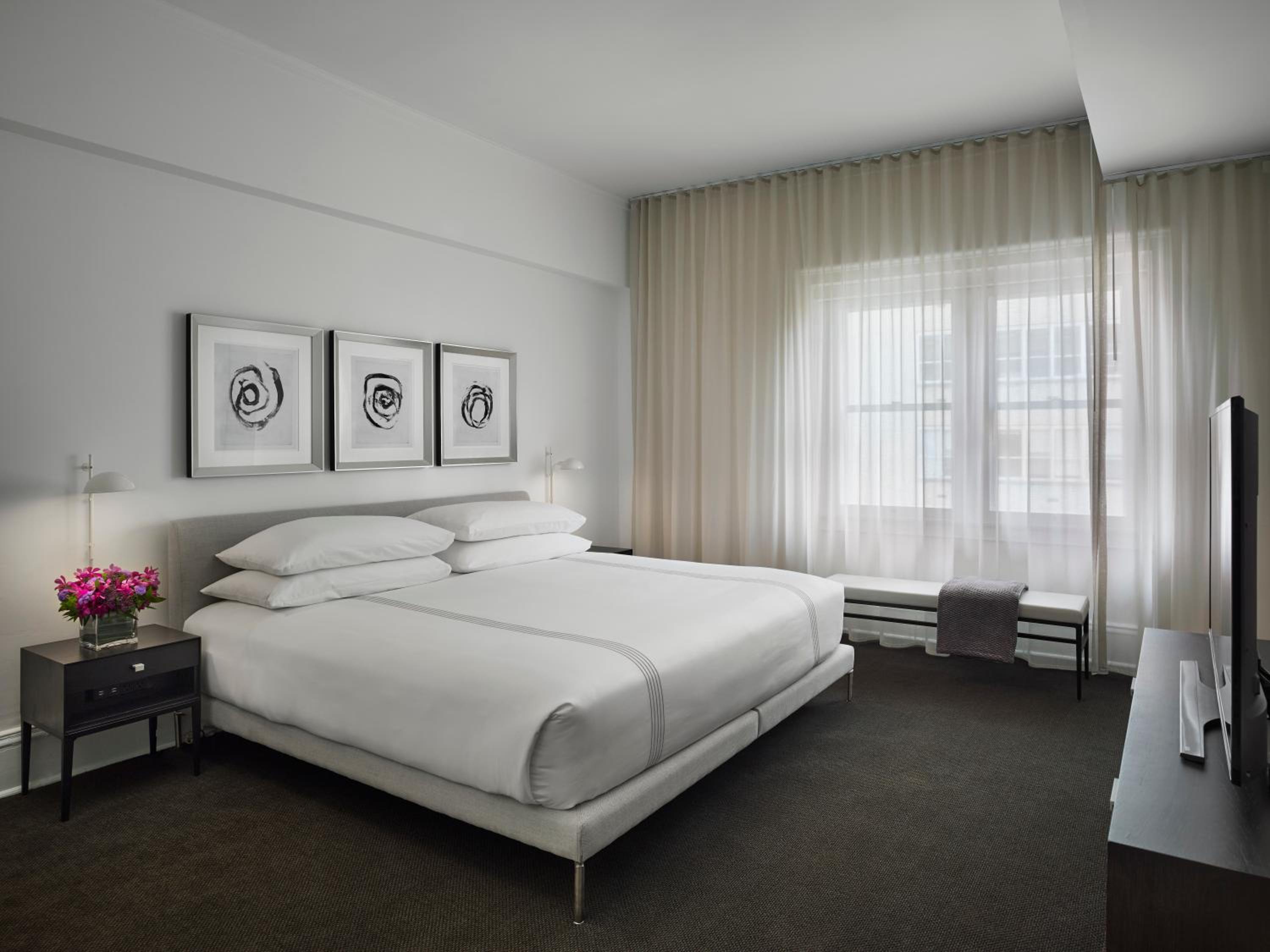 Platinum One Bedroom Suite - Photo 1