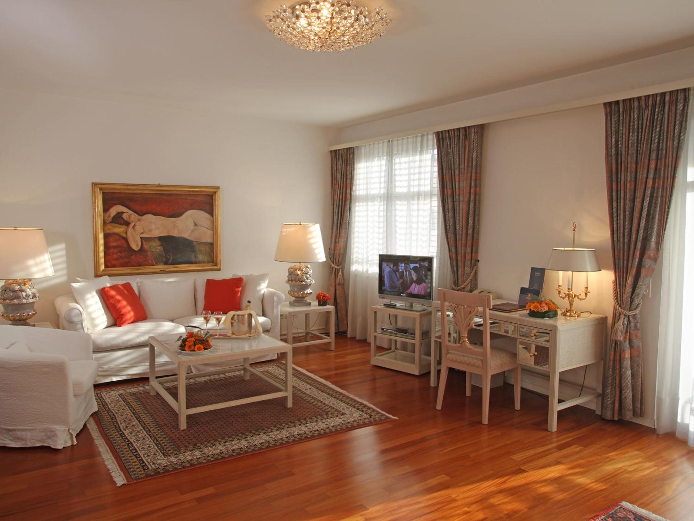 Premium Suite - Photo 4