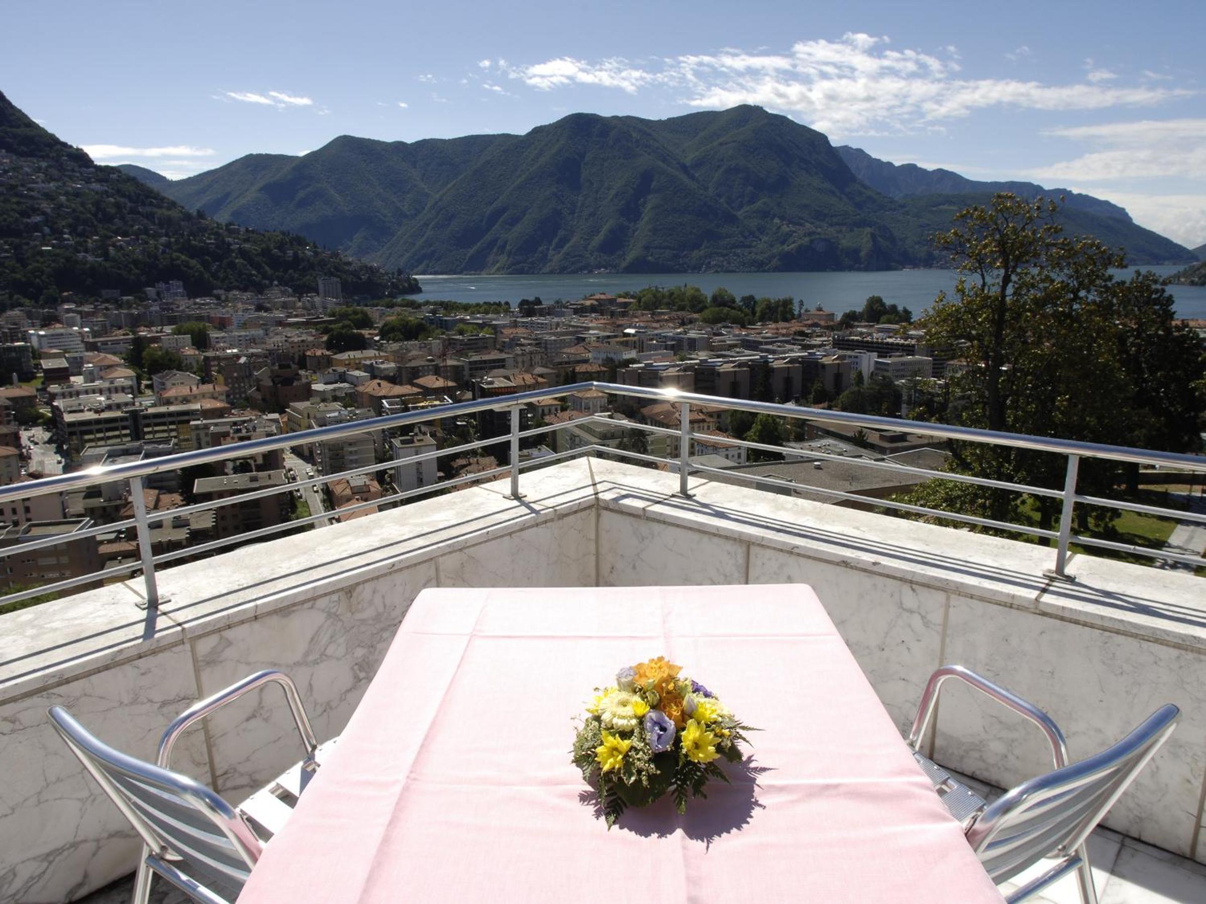 Premium Suite With Lake View - Photo 18
