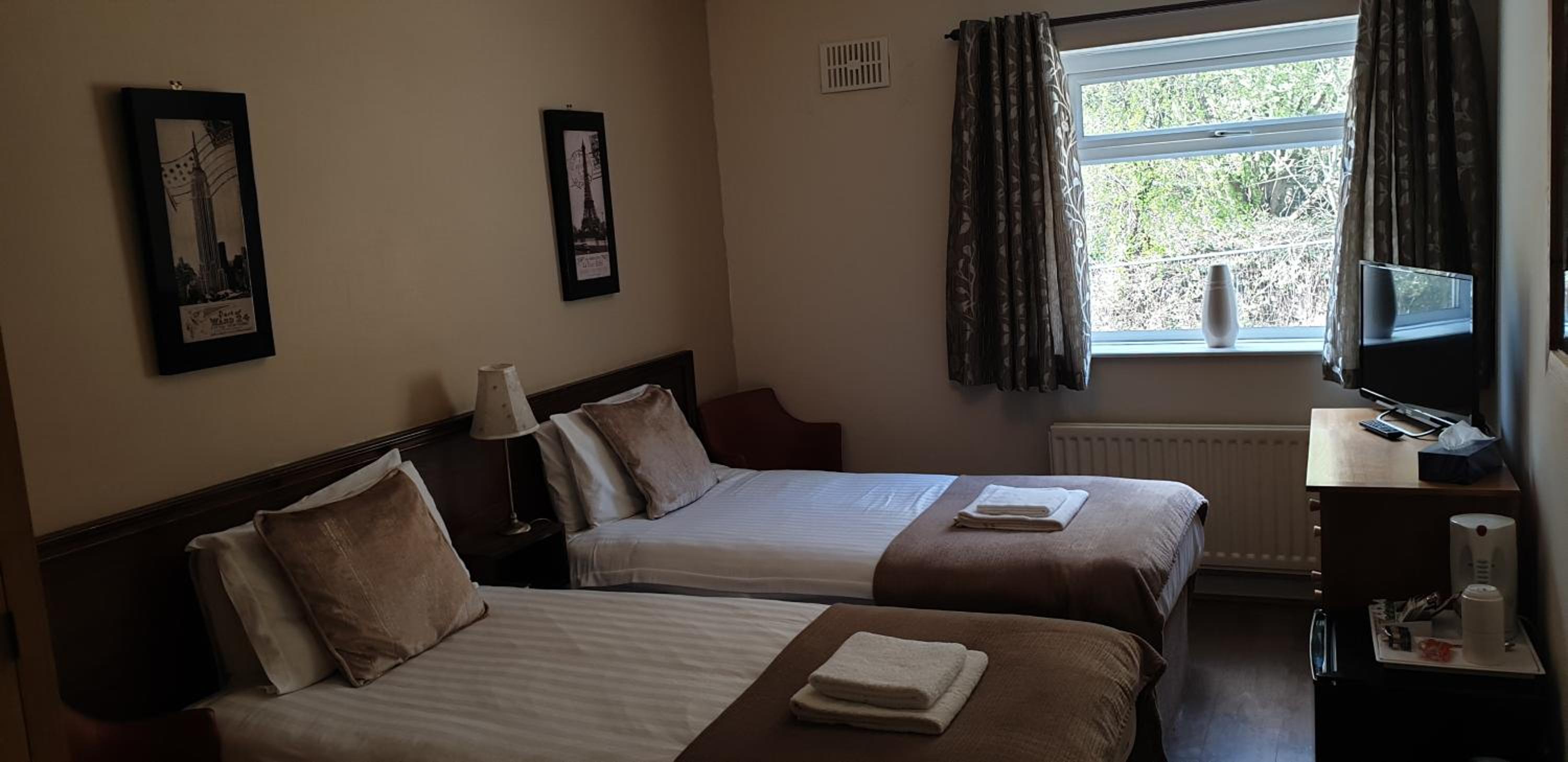 Budget Twin Room - Photo 1