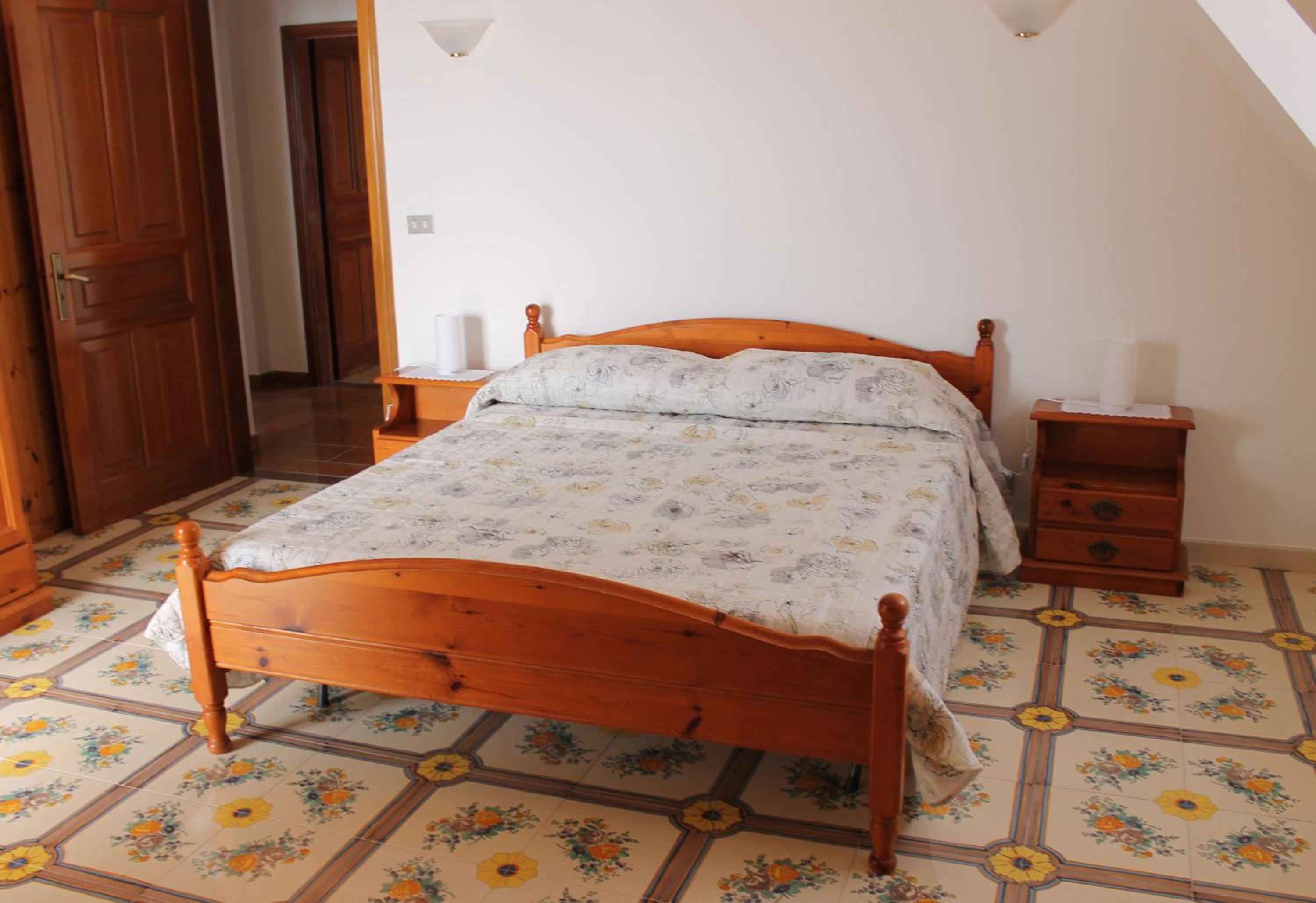 One-Bedroom House photo 1