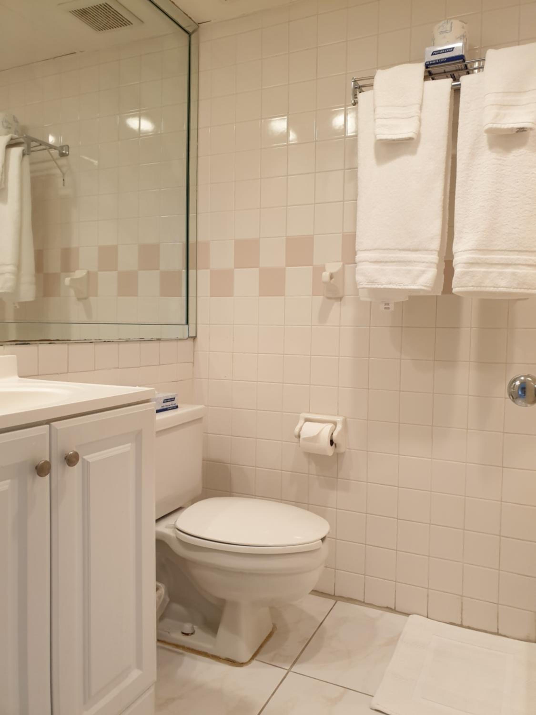 Queen Room - Photo 7