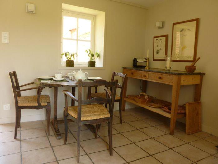 One-Bedroom House photo 2