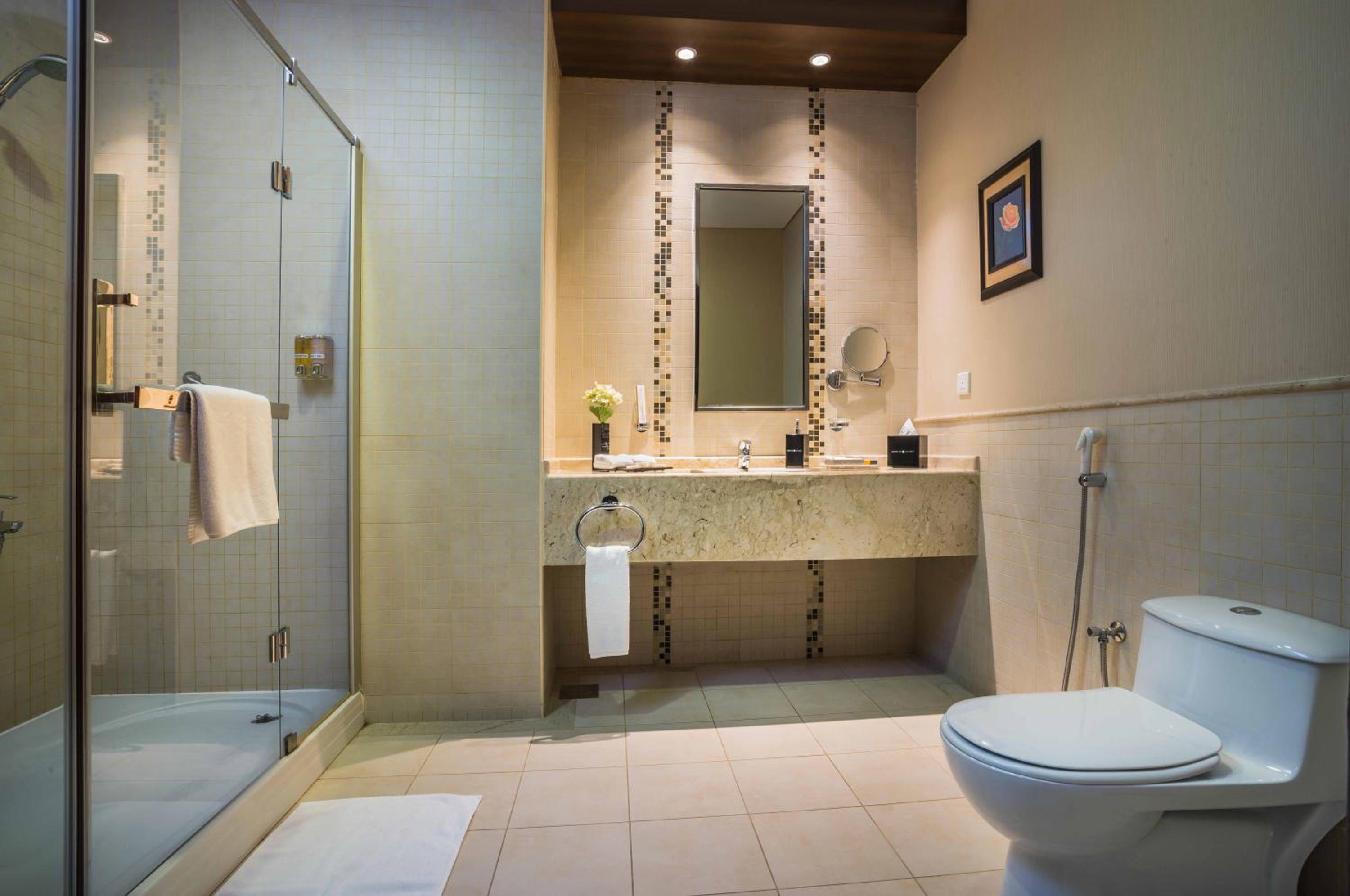 Executive Suite - Photo 3