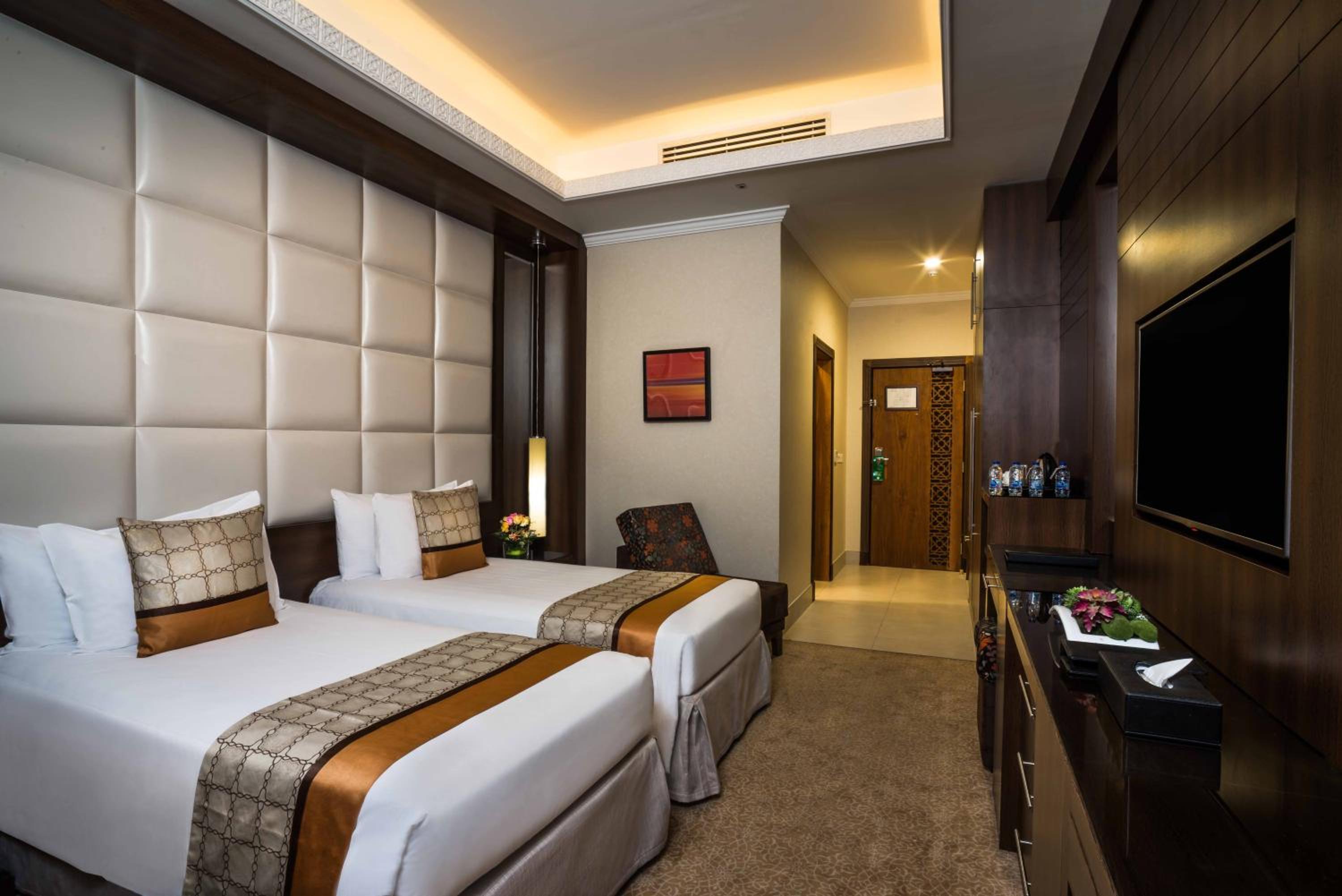 Standard Twin Room - Photo 1