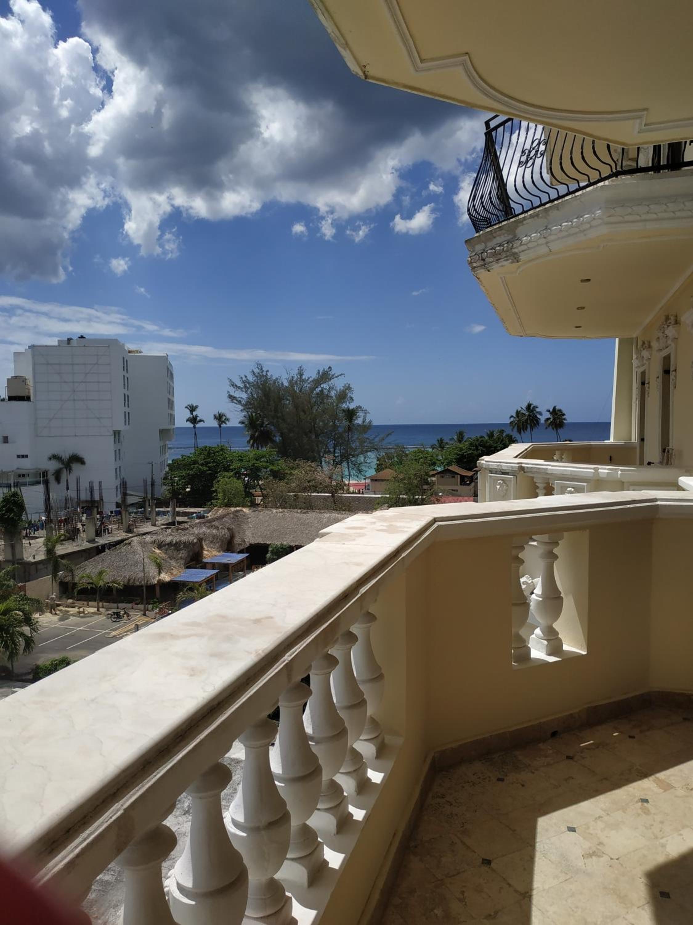 One-Bedroom Apartment With Balcony photo 3