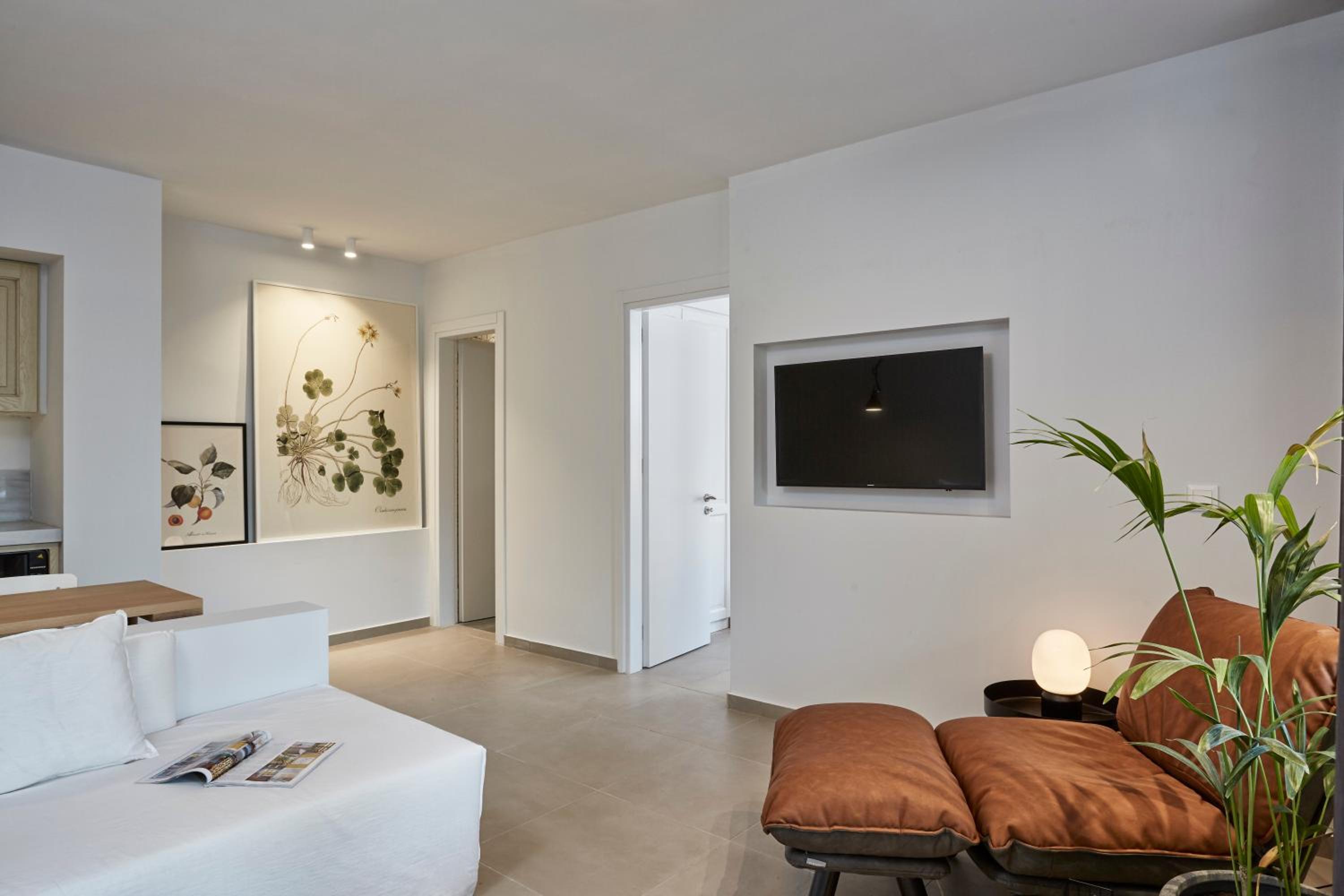 Senior Suite with Garden View