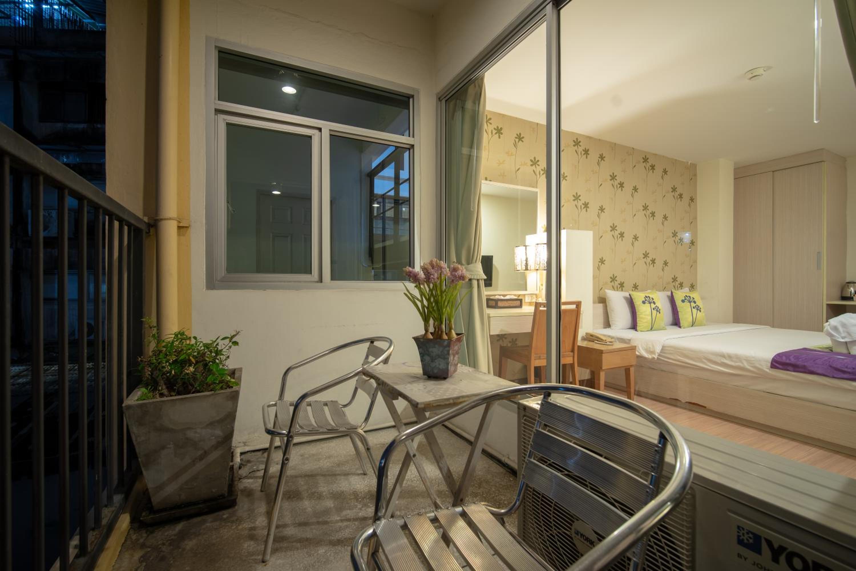 Deluxe Double With Balcony- Building 2 photo 2