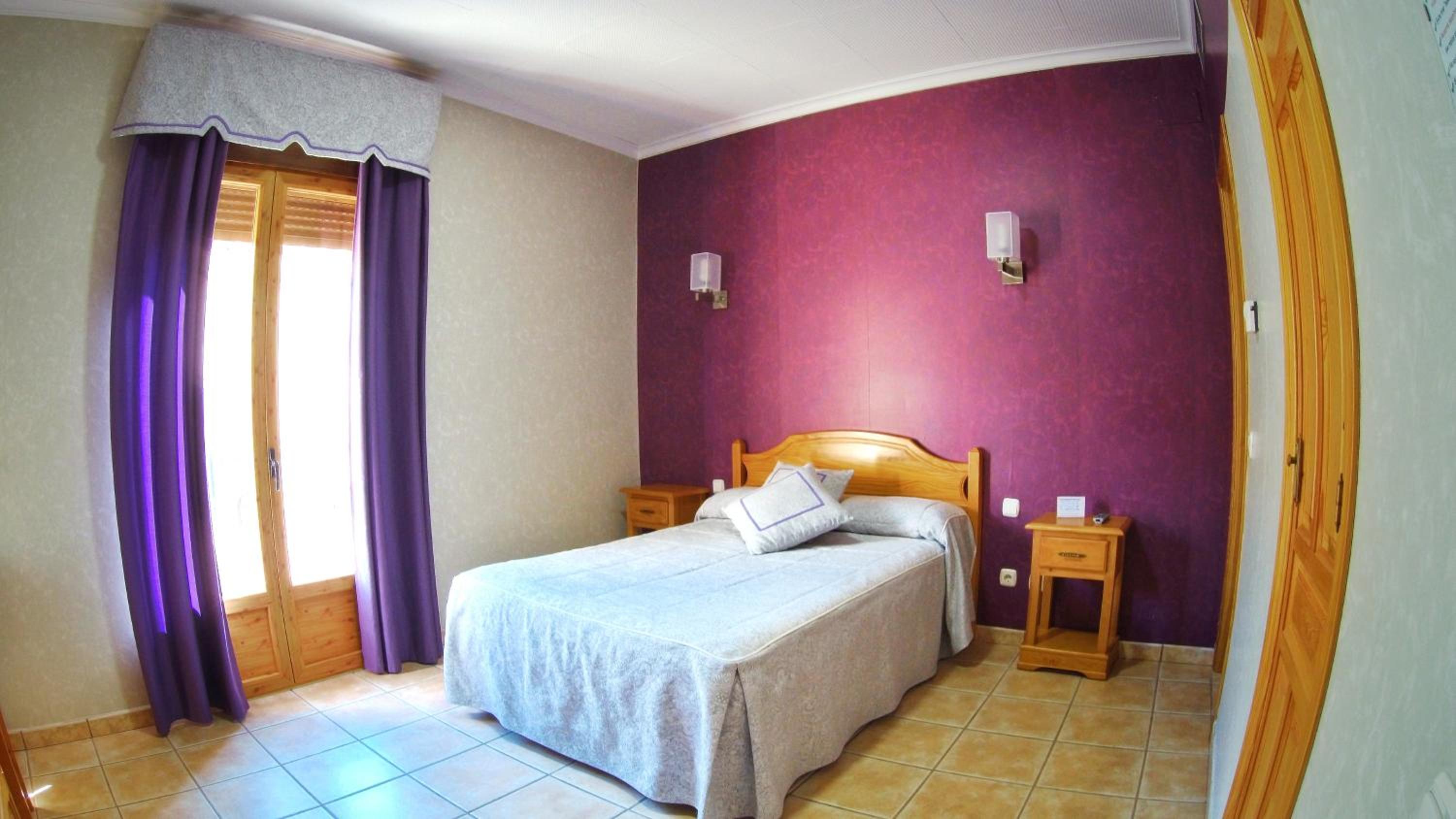 Standard Queen Room - Photo 1