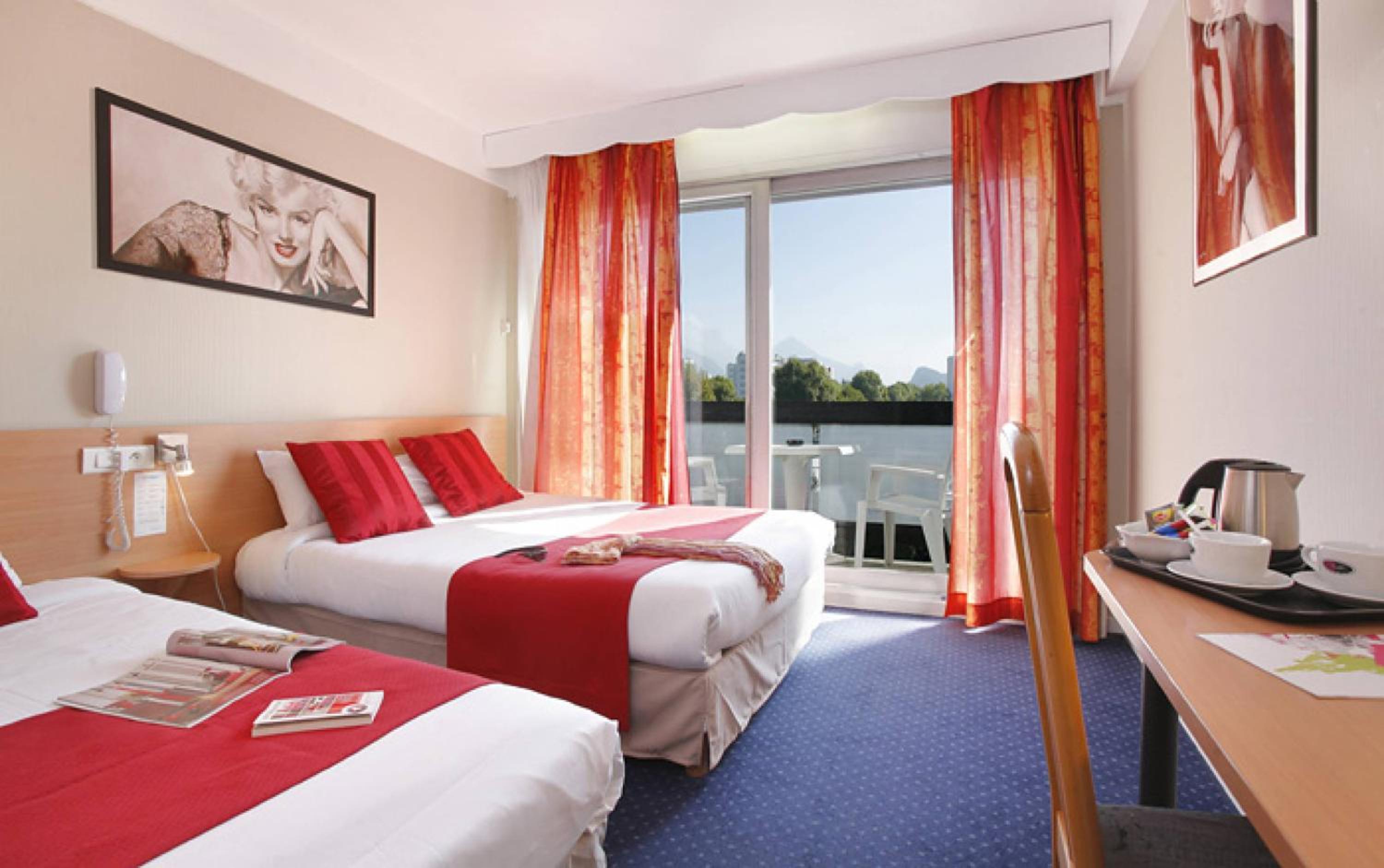 Triple Room (1 Double Bed + 1 Single Bed) - Photo 5