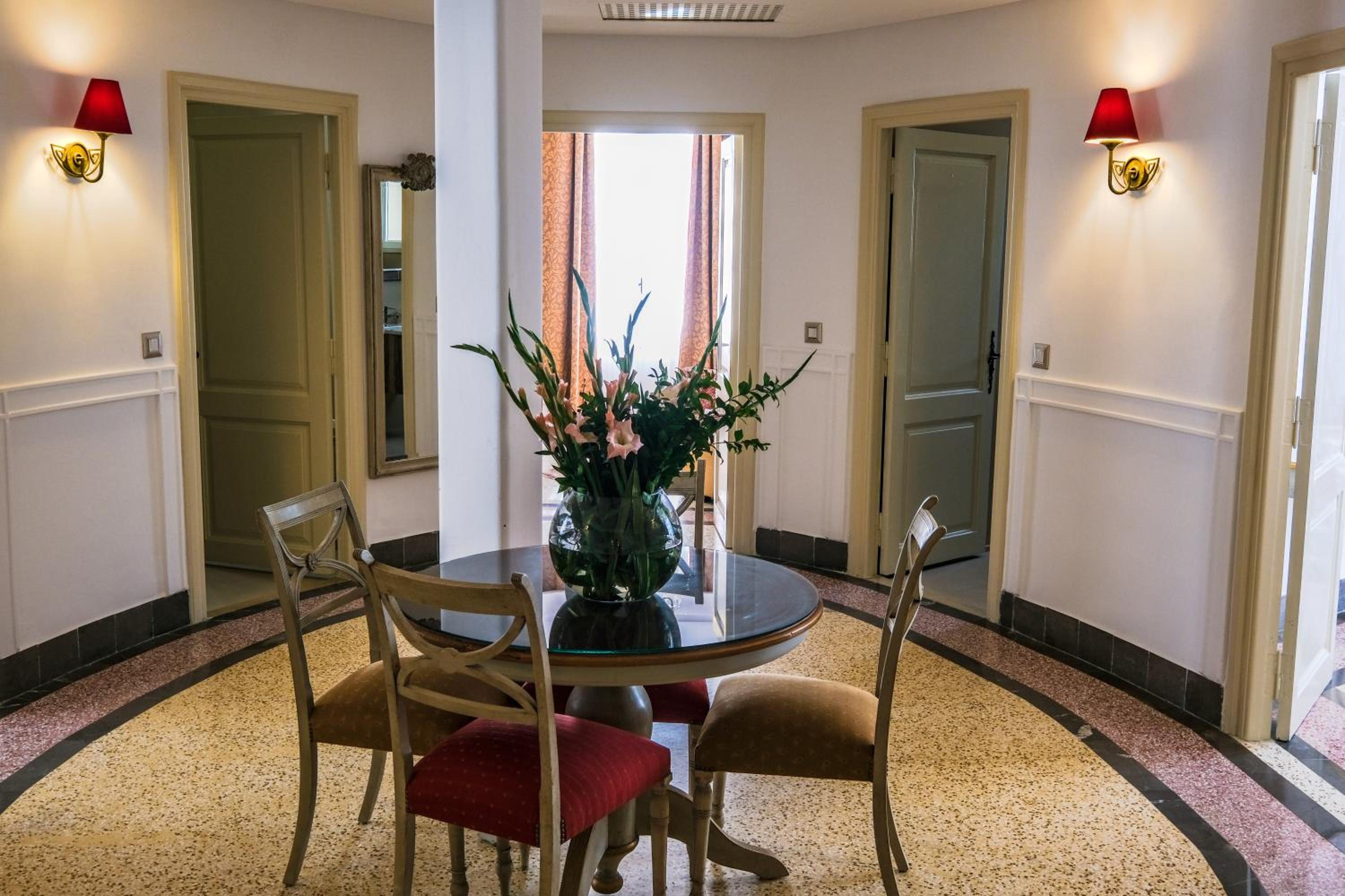 Ambassador Suite (4 Adults) photo 2