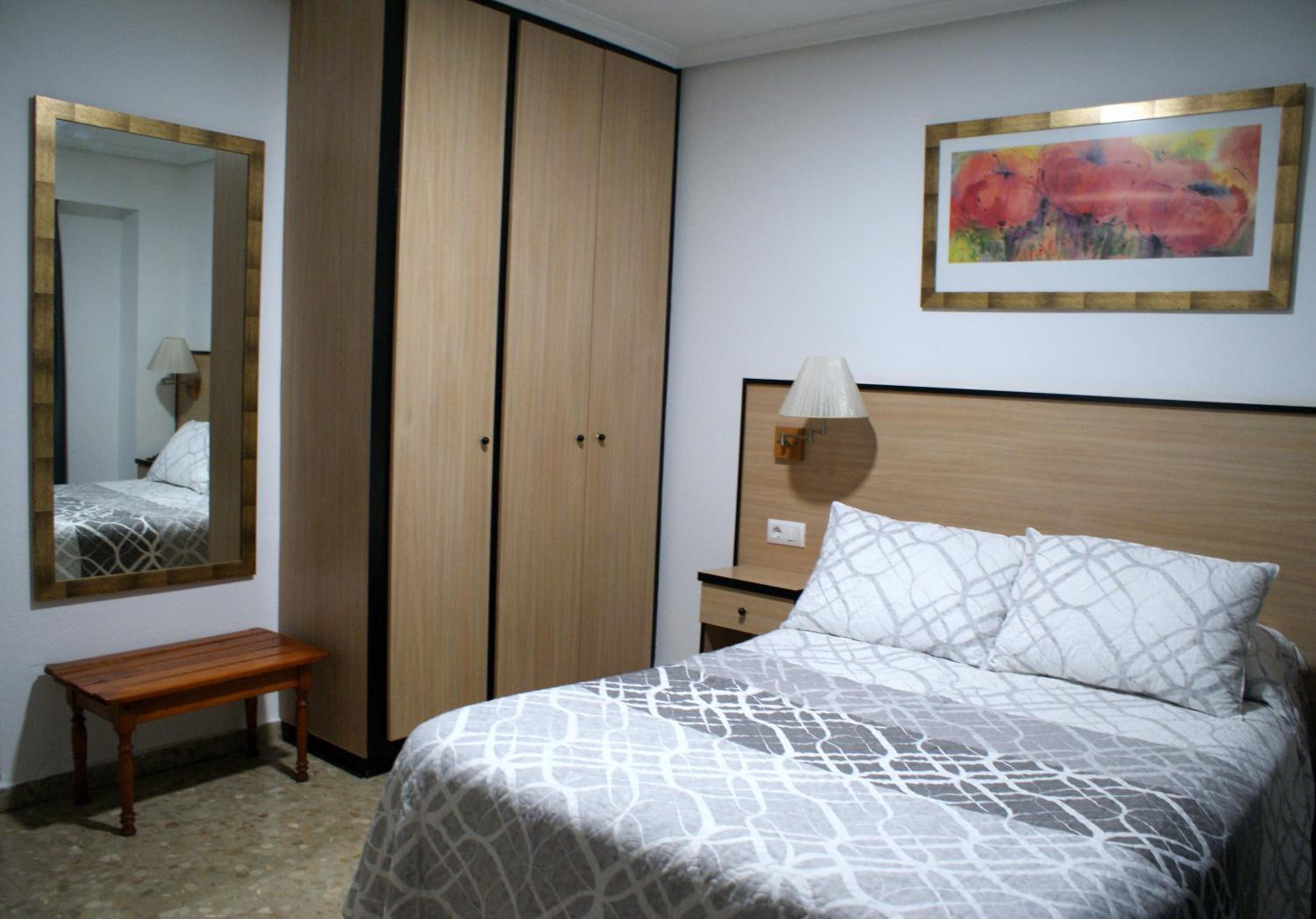 Double or Twin Room - Photo 4