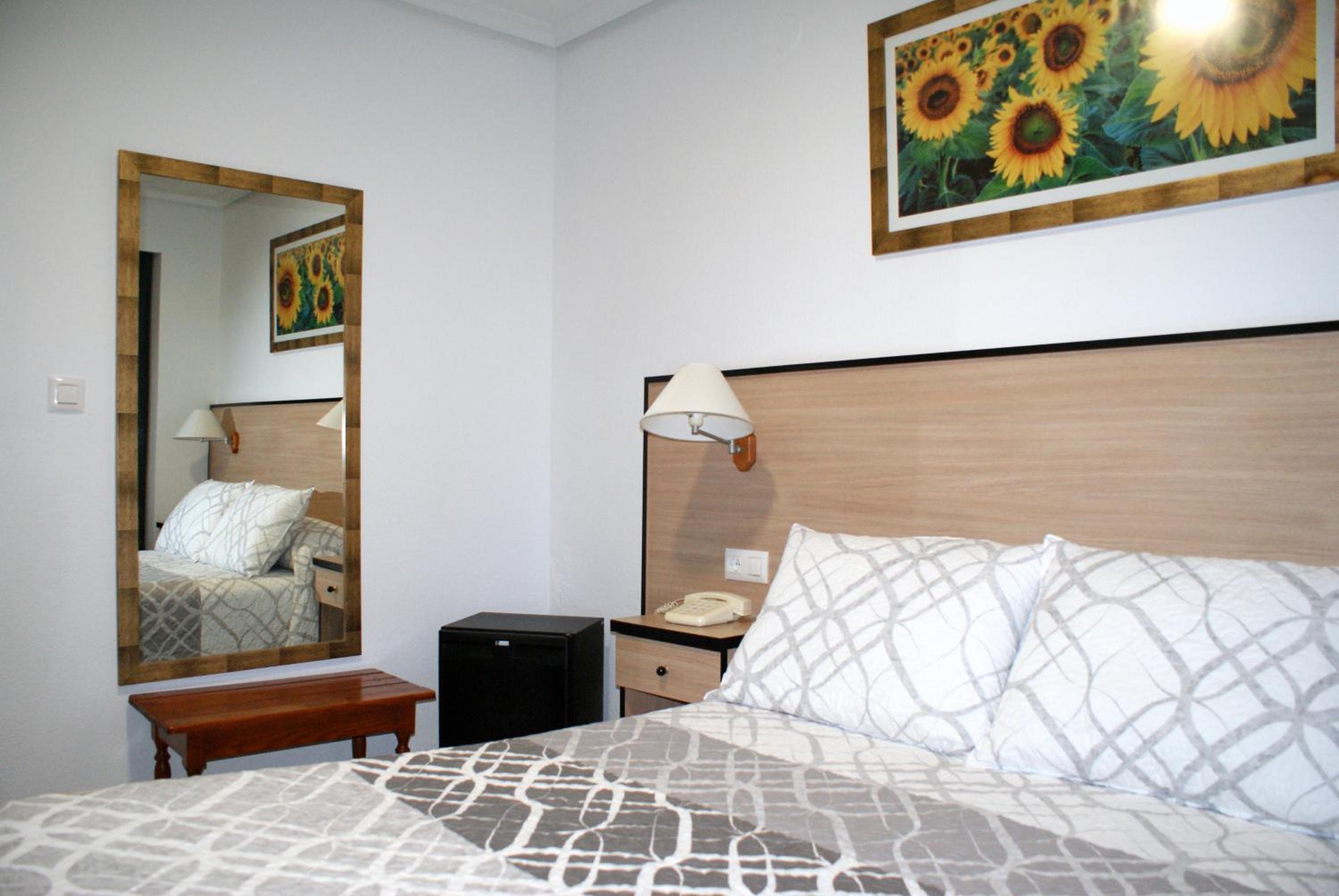 Double or Twin Room - Photo 2