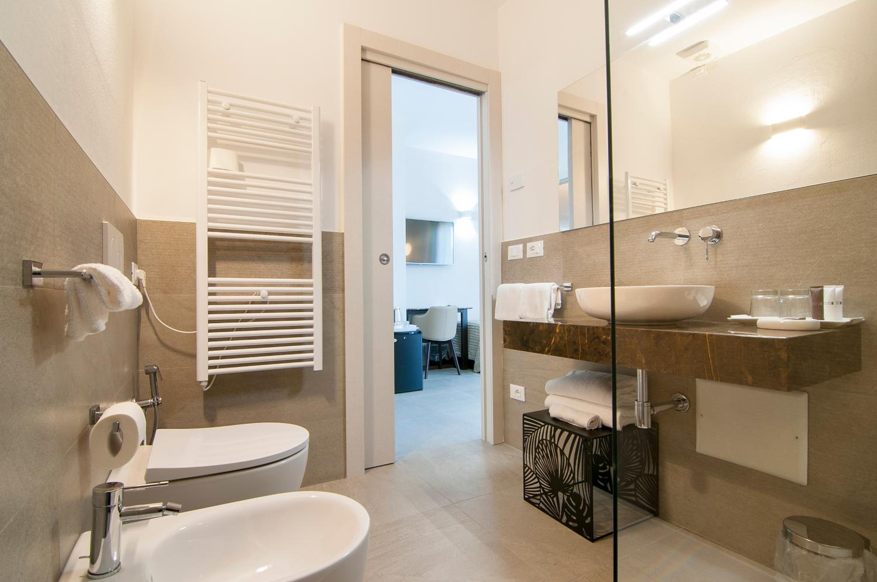 Deluxe Triple Room - Photo 5