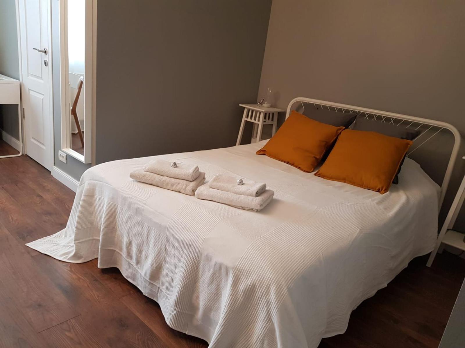 Studio Apartment - Photo 11
